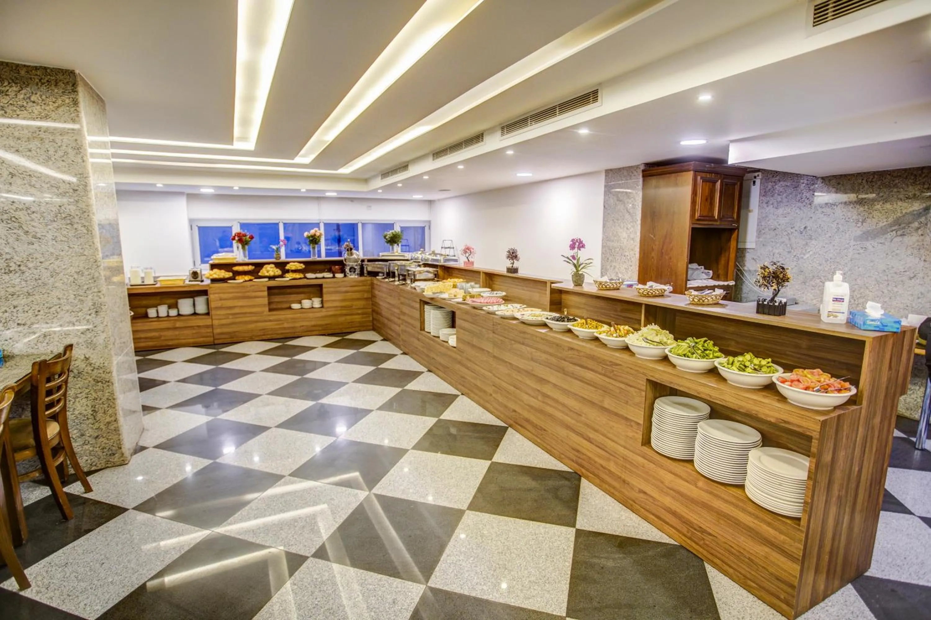 Food and drinks in Nairoukh Hotel Aqaba