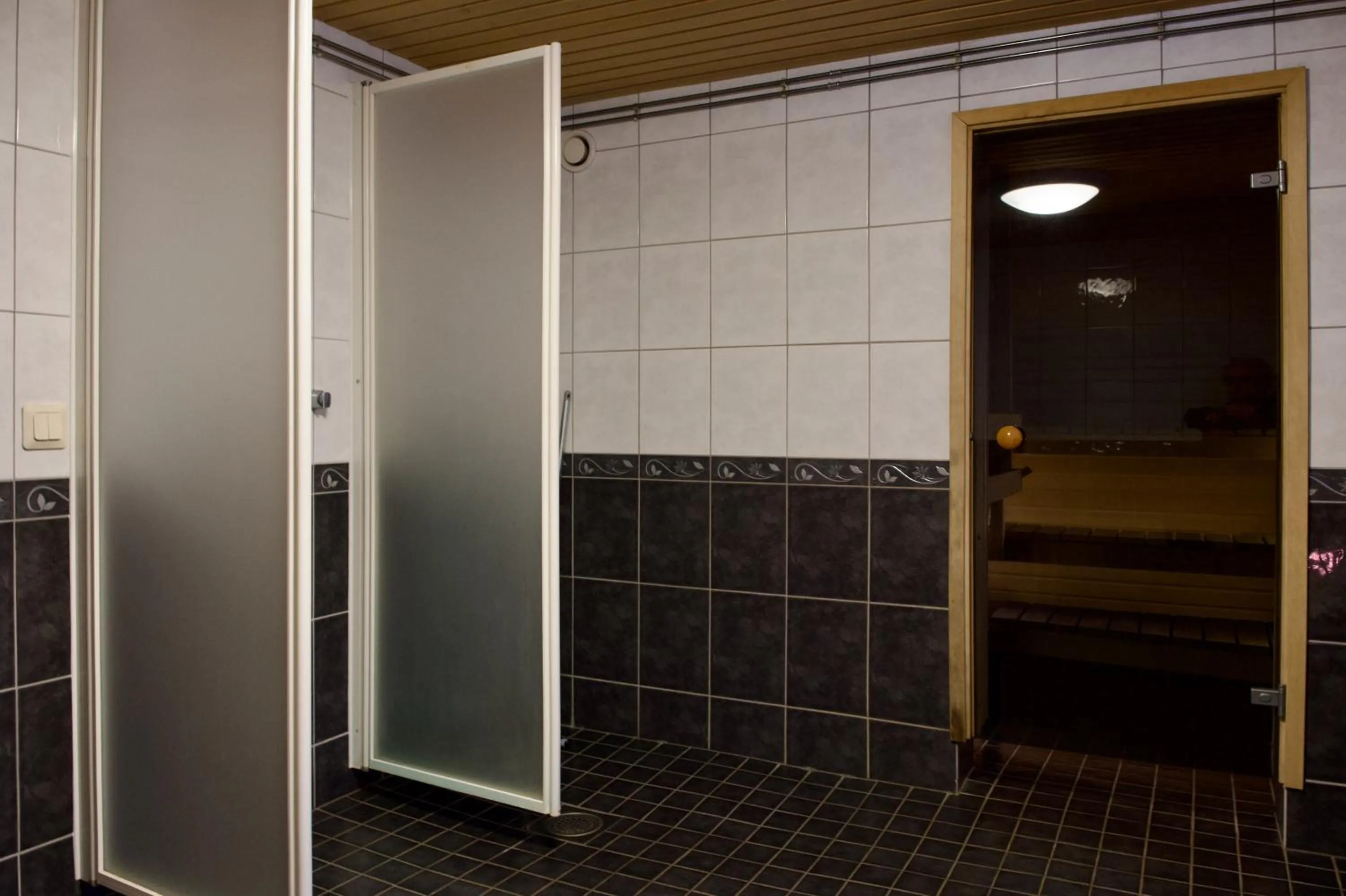 Sauna in Taigaschool Eco Hotel