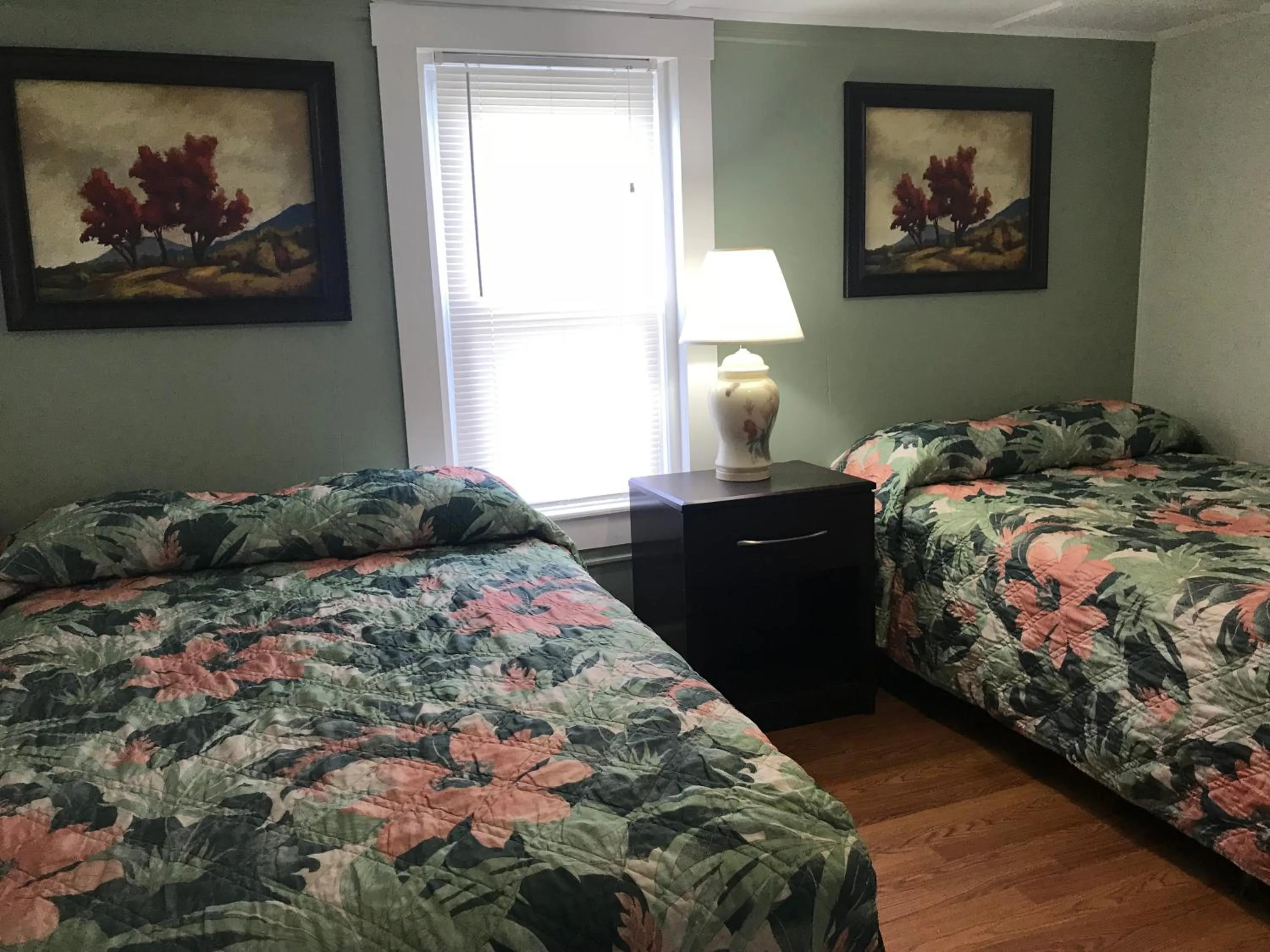 Bedroom, Bed in Mallard Apartments