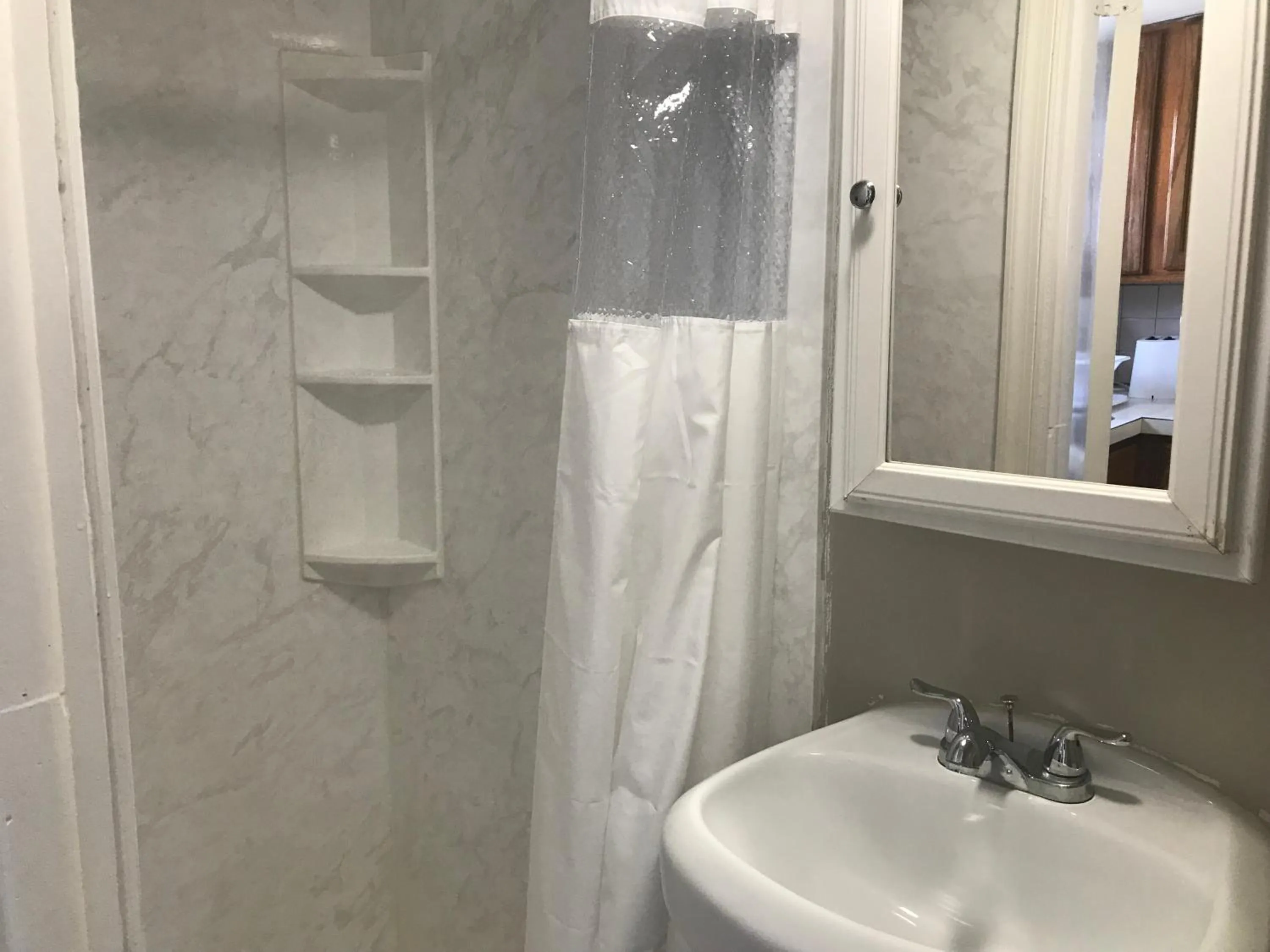 Shower in Mallard Apartments