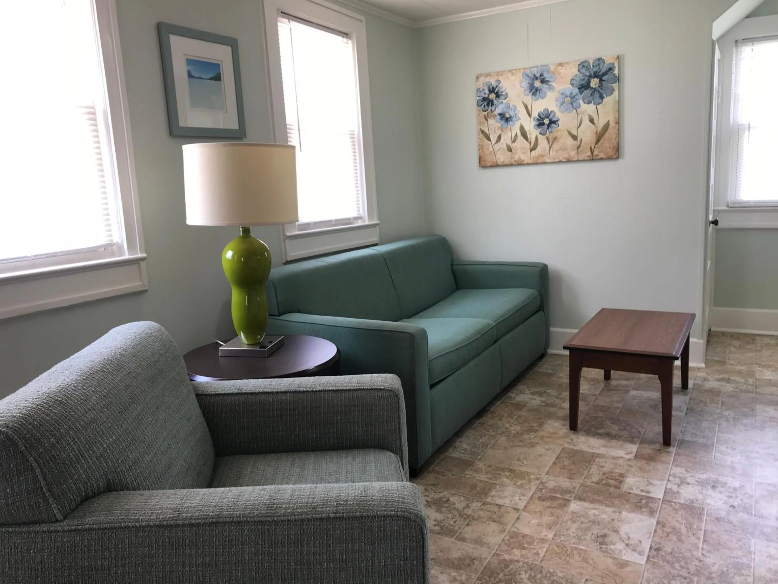 Living room in Mallard Apartments