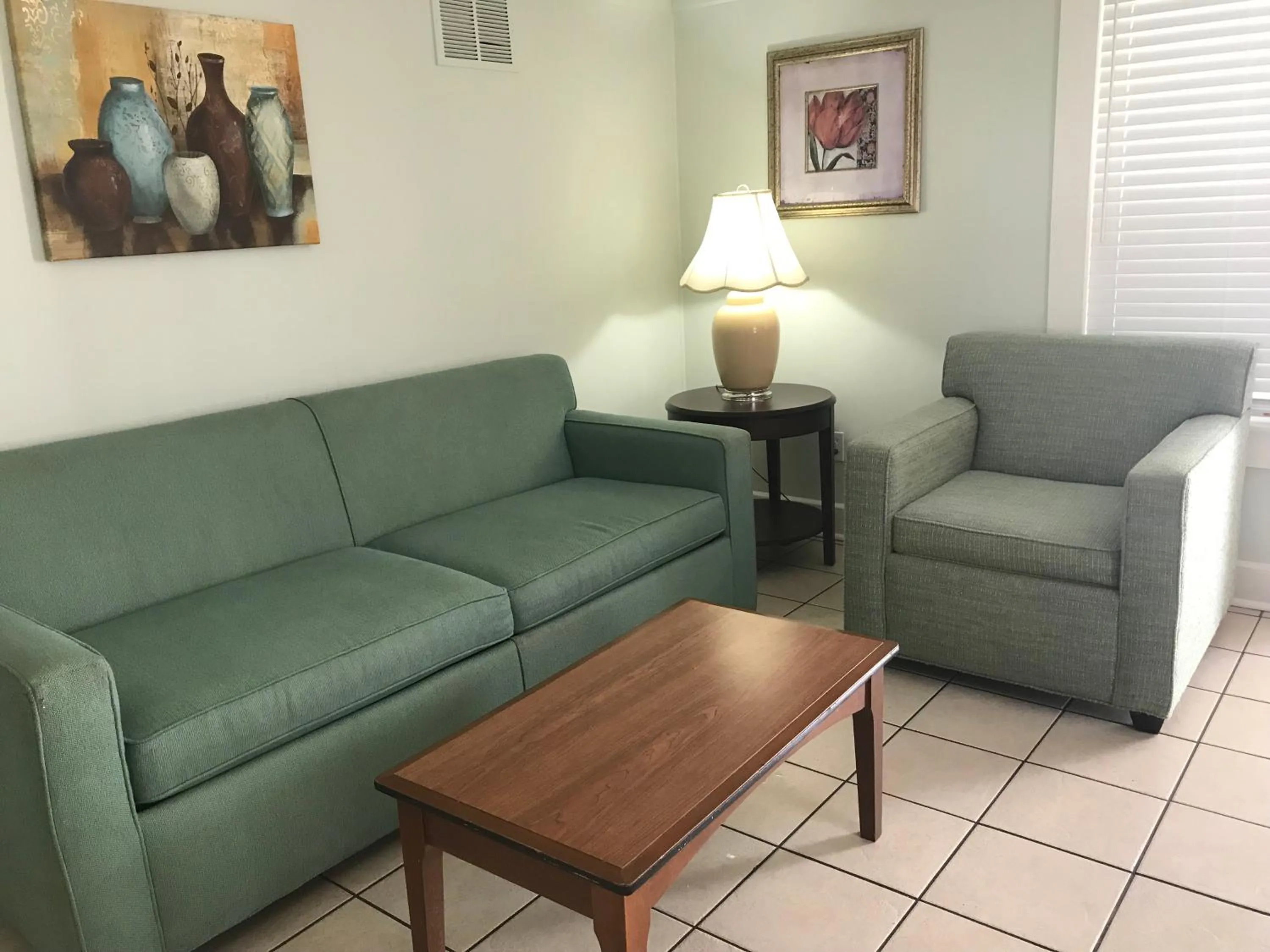 Living room in Mallard Apartments