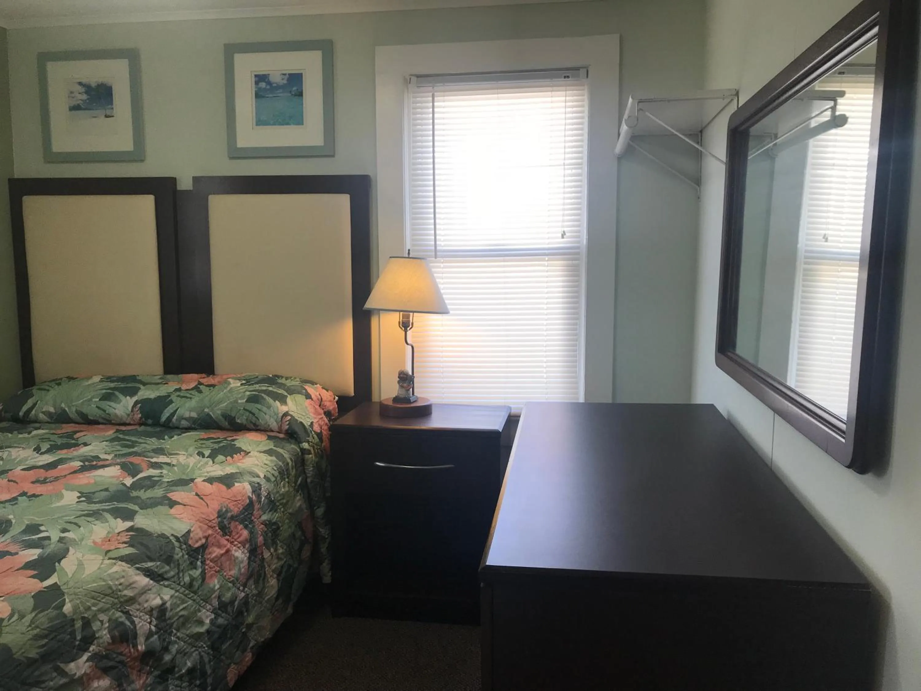 Bedroom, Bed in Mallard Apartments