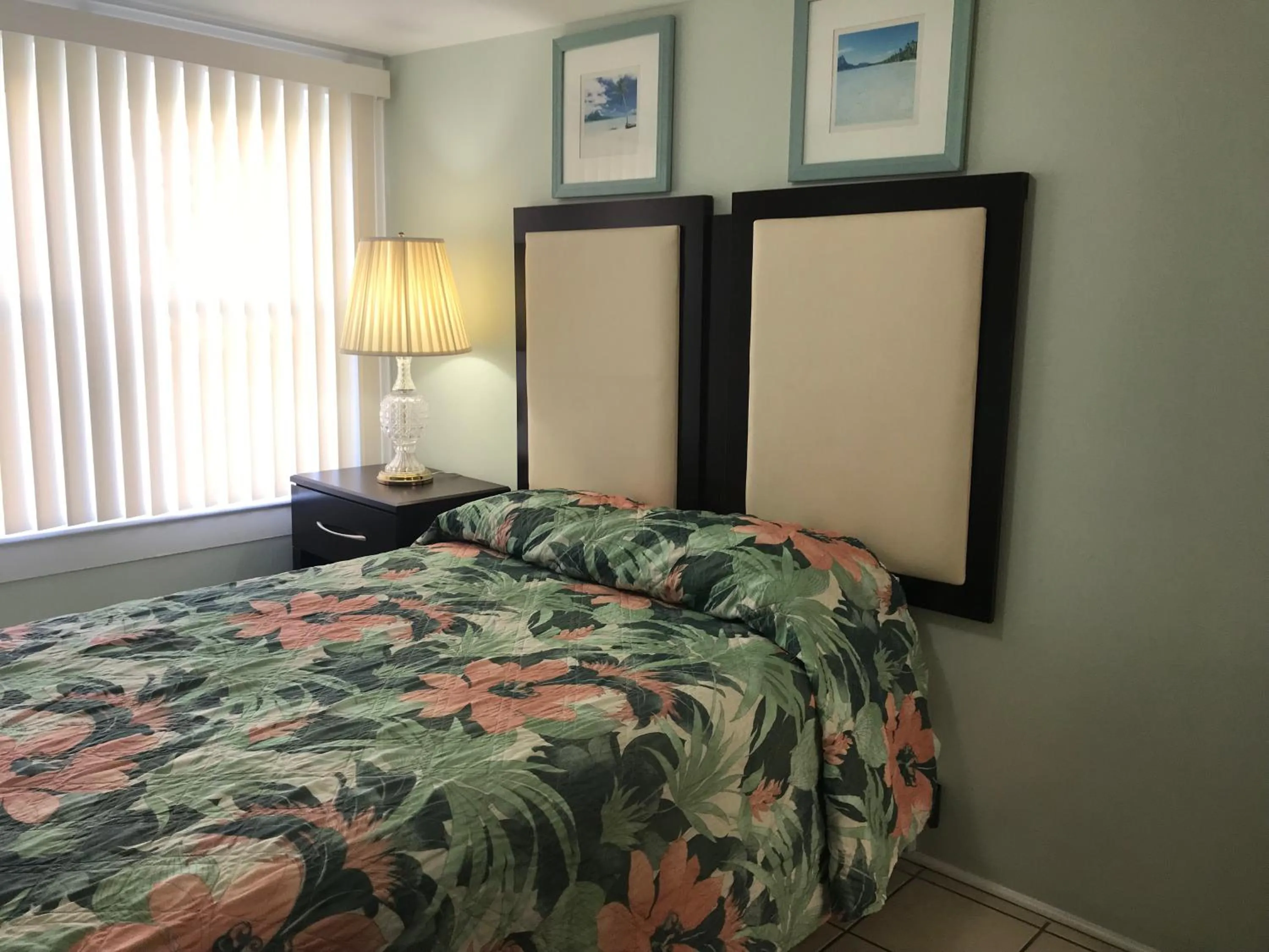 Bedroom, Bed in Mallard Apartments