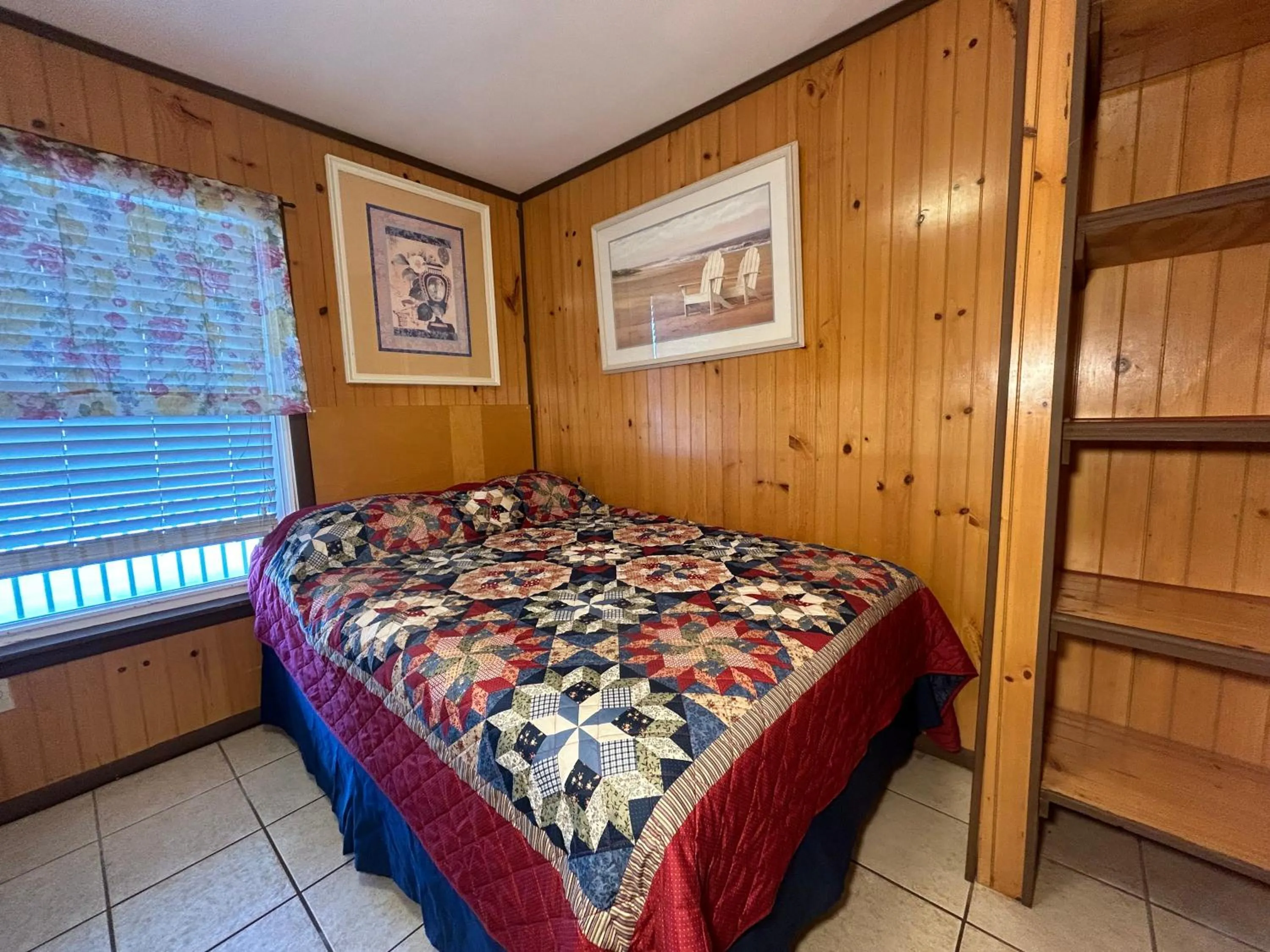 Bed in Wilmington Terrace