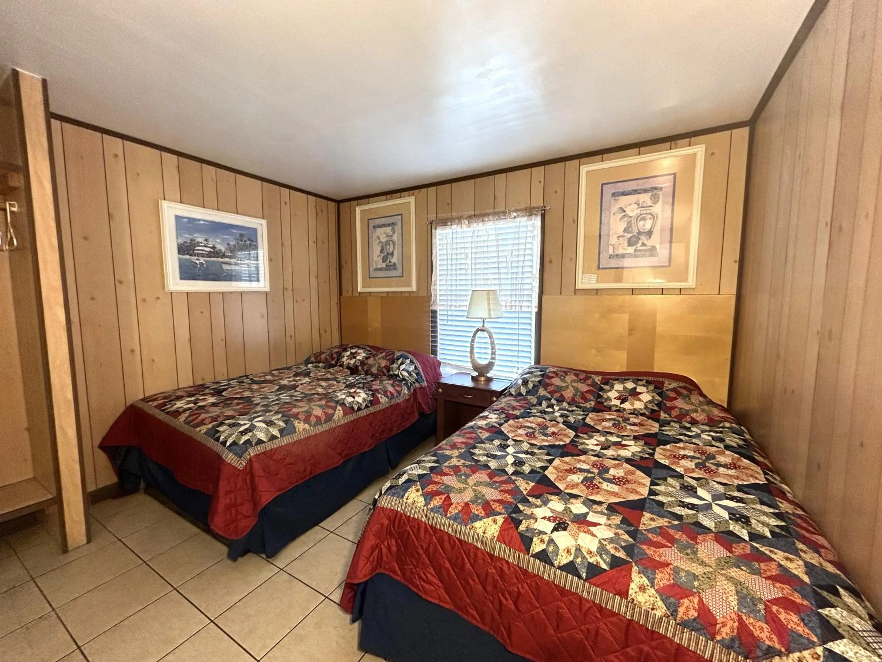 Photo of the whole room, Bed in Wilmington Terrace