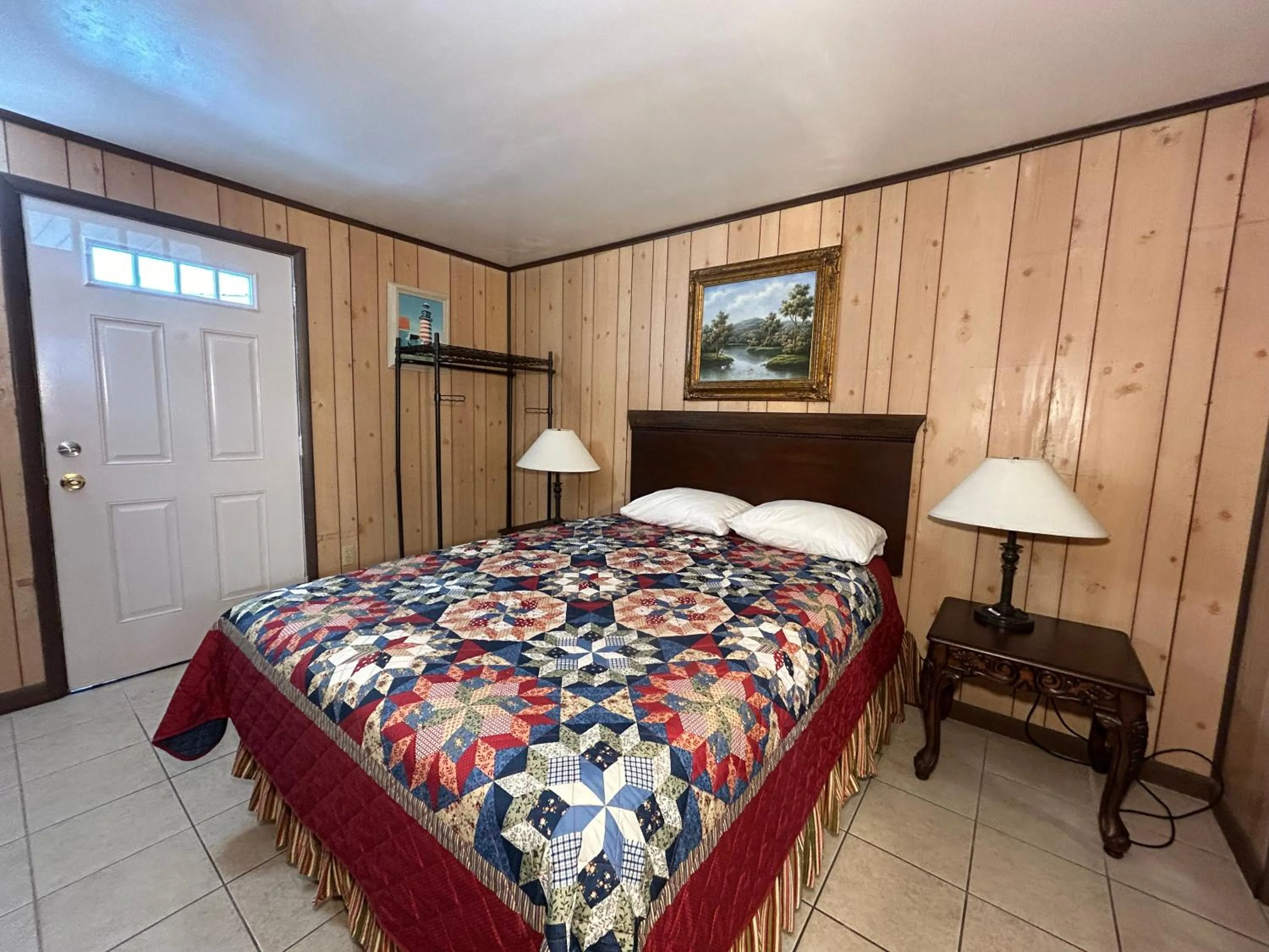 Bedroom, Bed in Wilmington Terrace