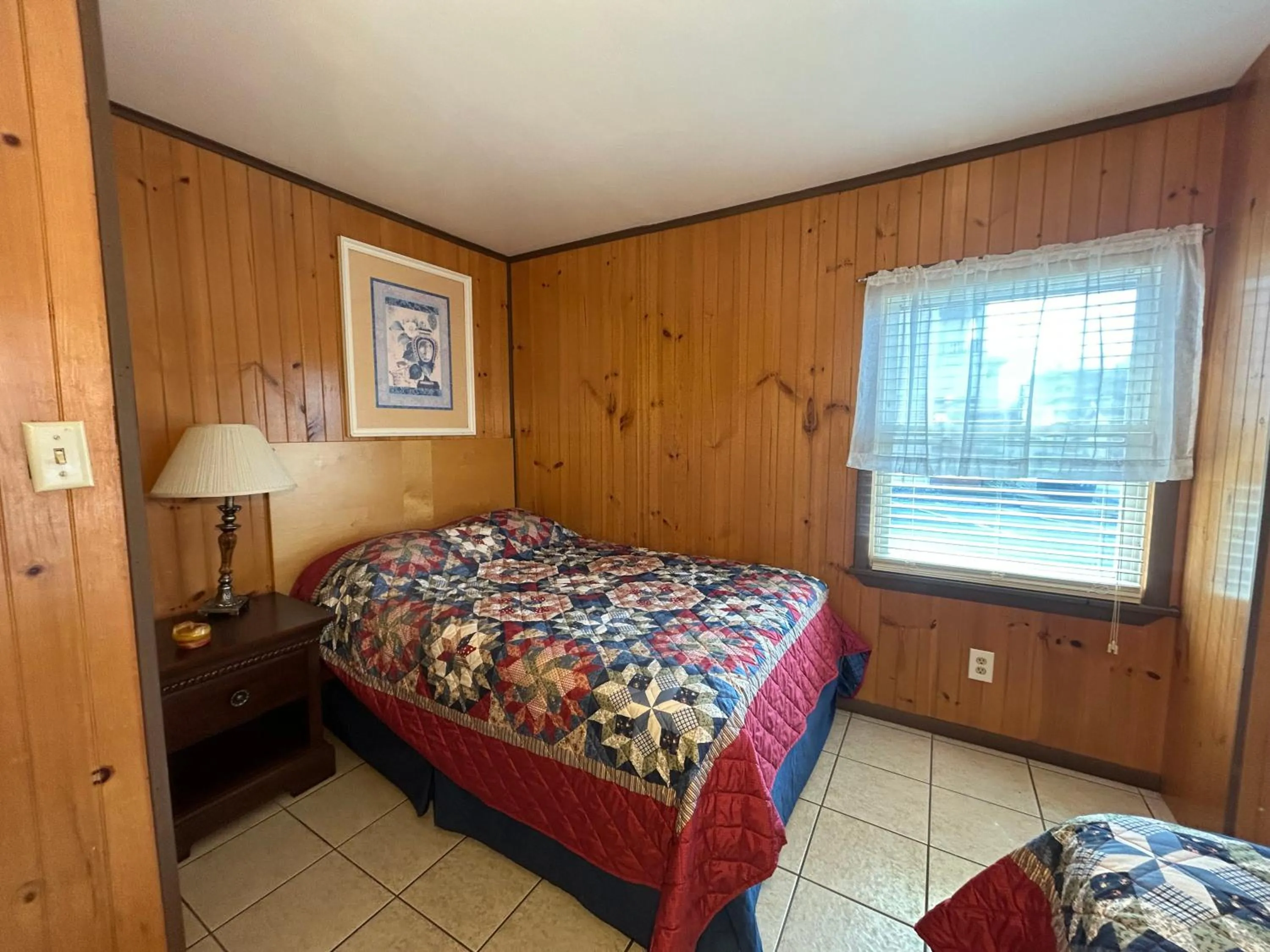 Bedroom, Bed in Wilmington Terrace