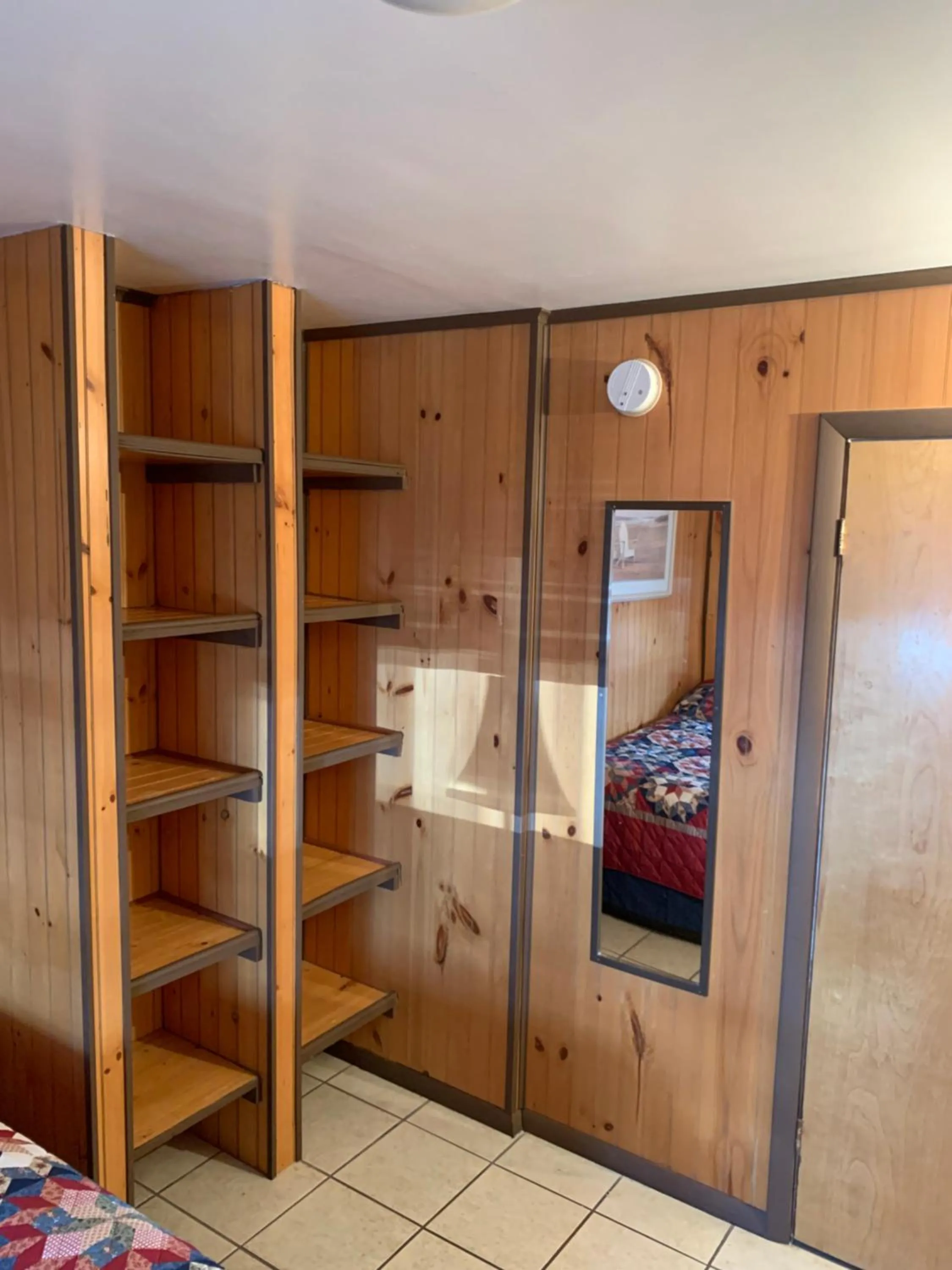 wardrobe, Bed in Wilmington Terrace