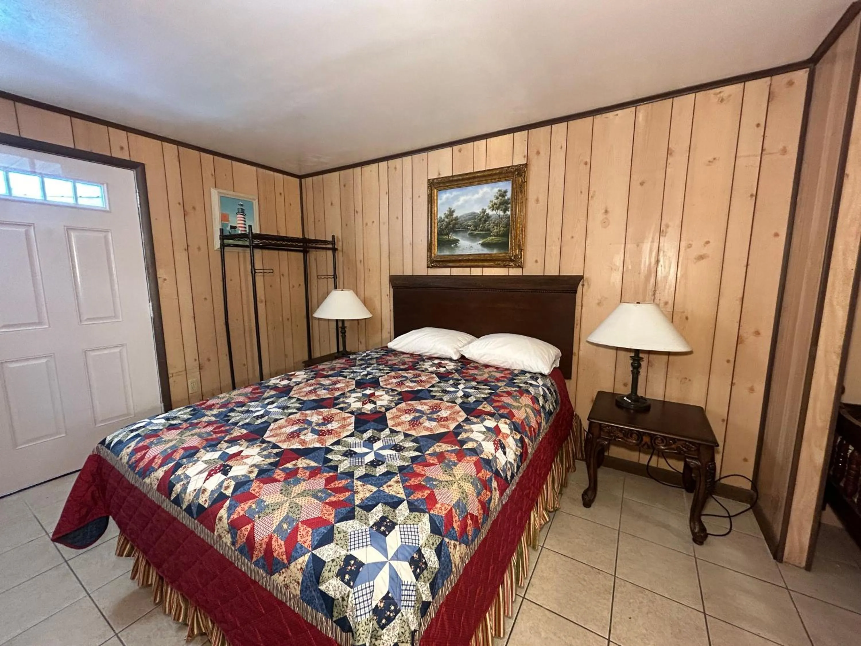 Bedroom, Bed in Wilmington Terrace