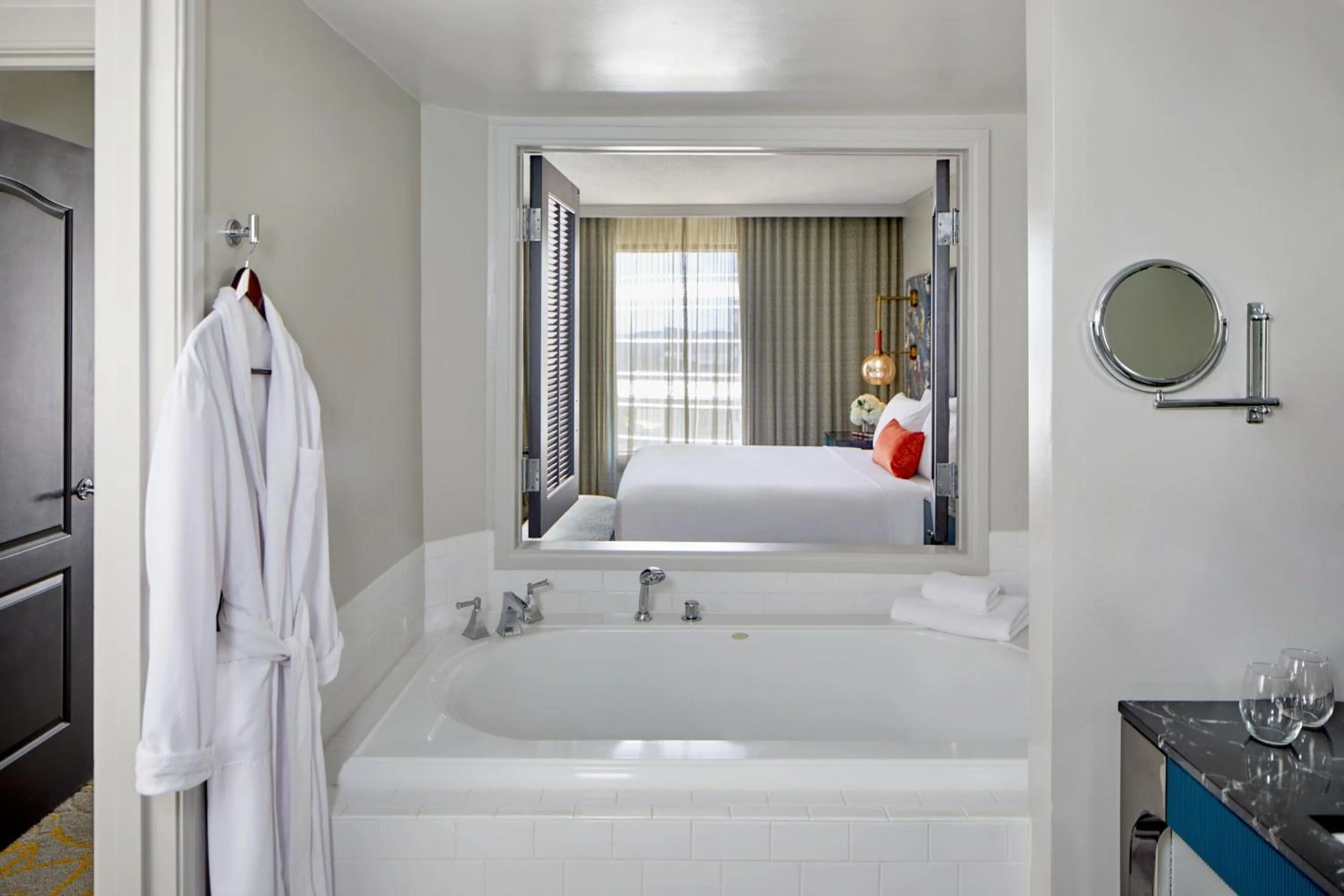 Photo of the whole room, Bed in Grand Bohemian Orlando, Autograph Collection