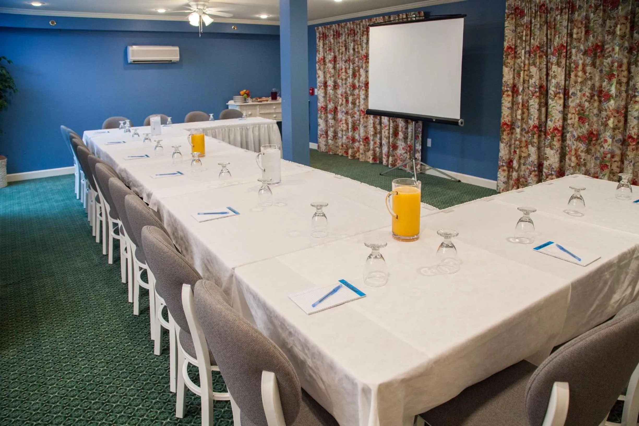 Business facilities in Harbour View Inn