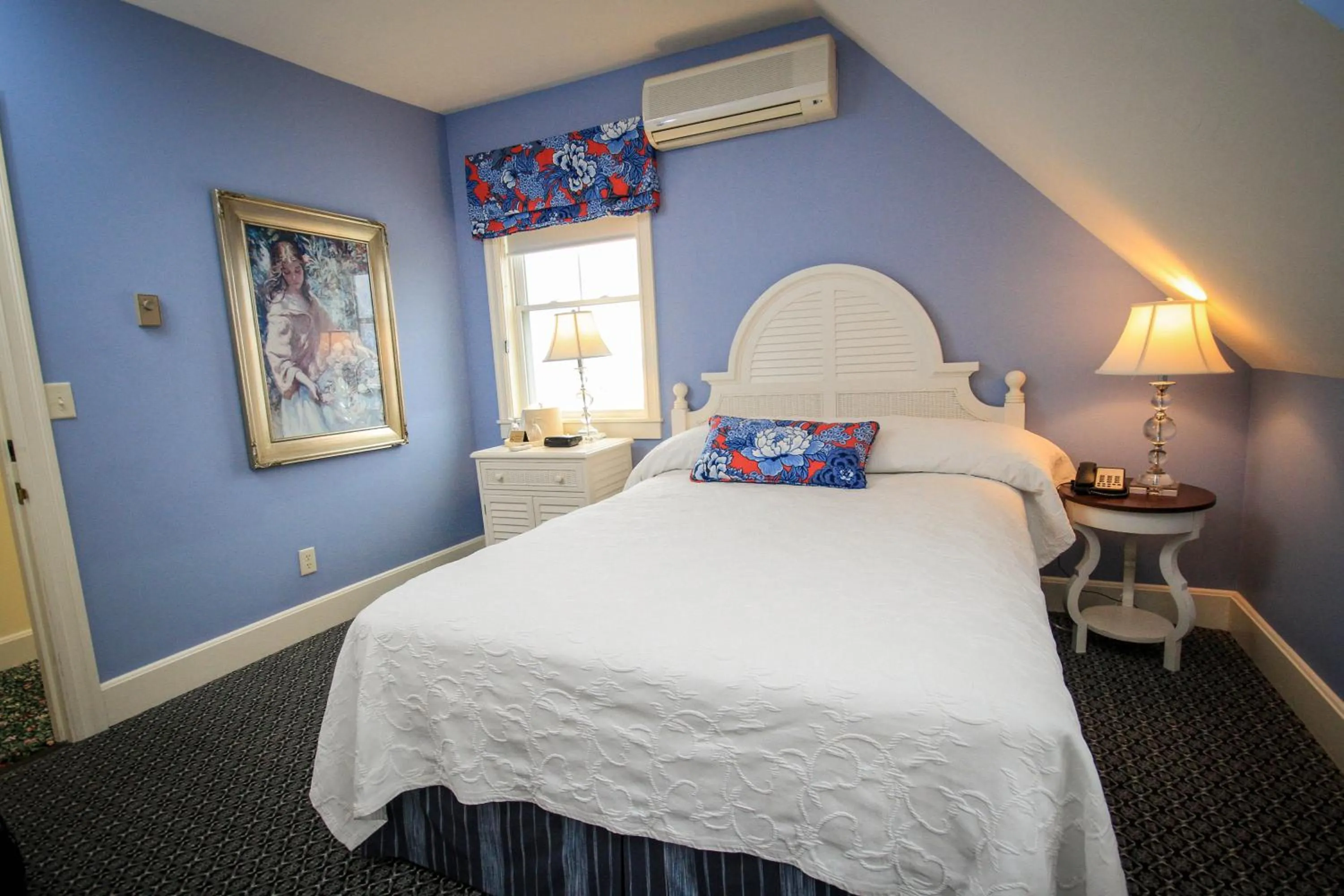 Bedroom in Harbour View Inn