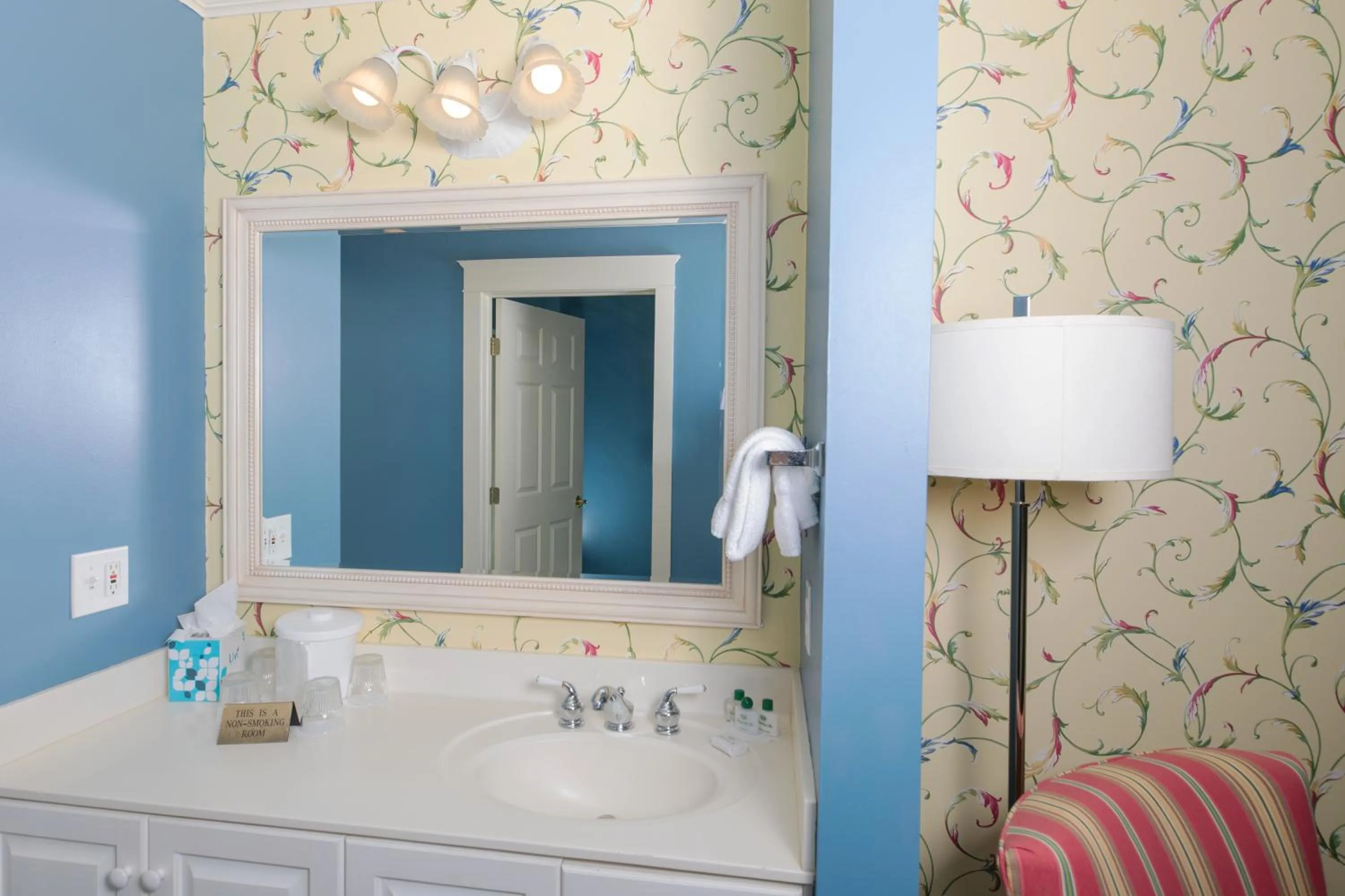 Bathroom in Harbour View Inn