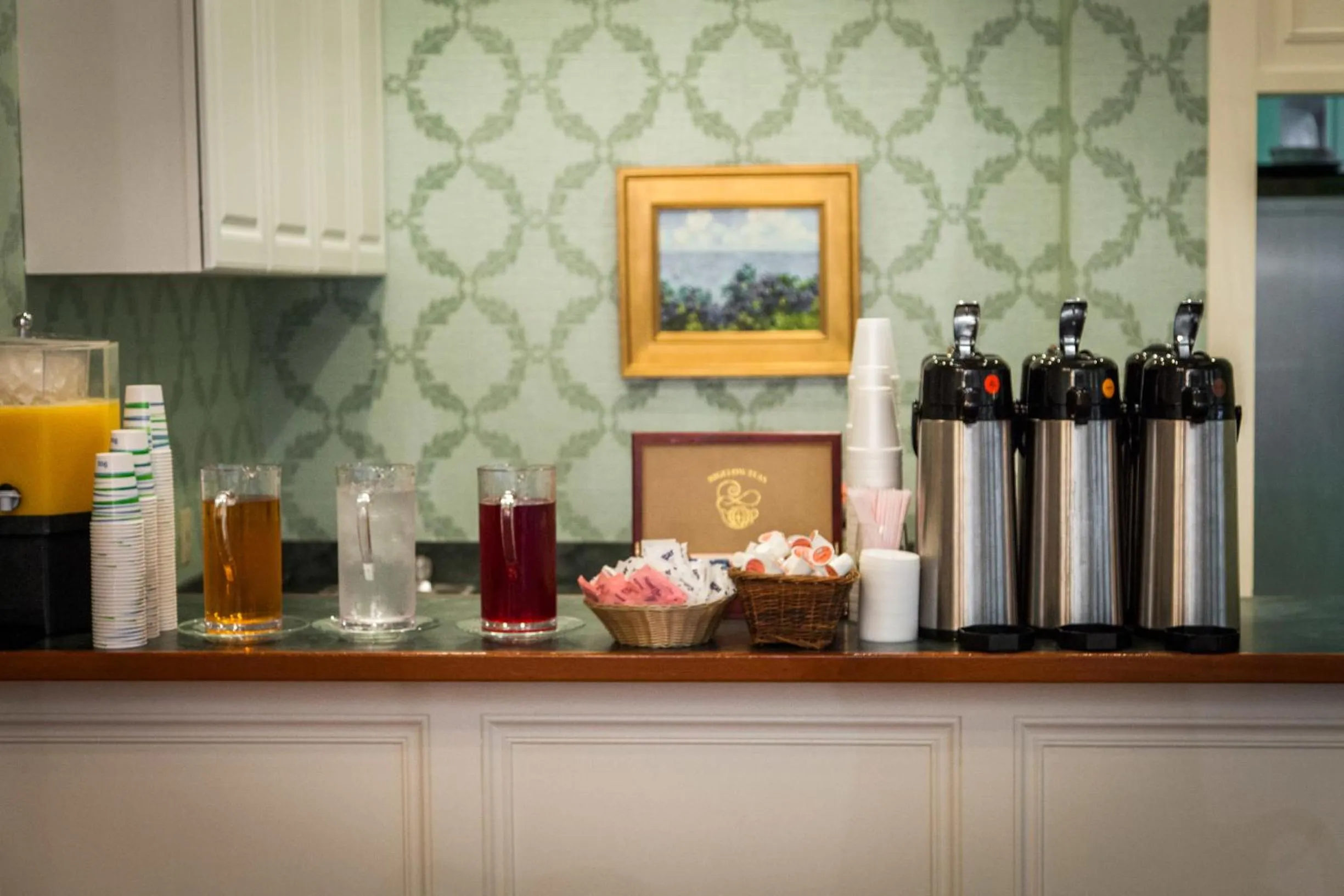 Restaurant/places to eat in Harbour View Inn