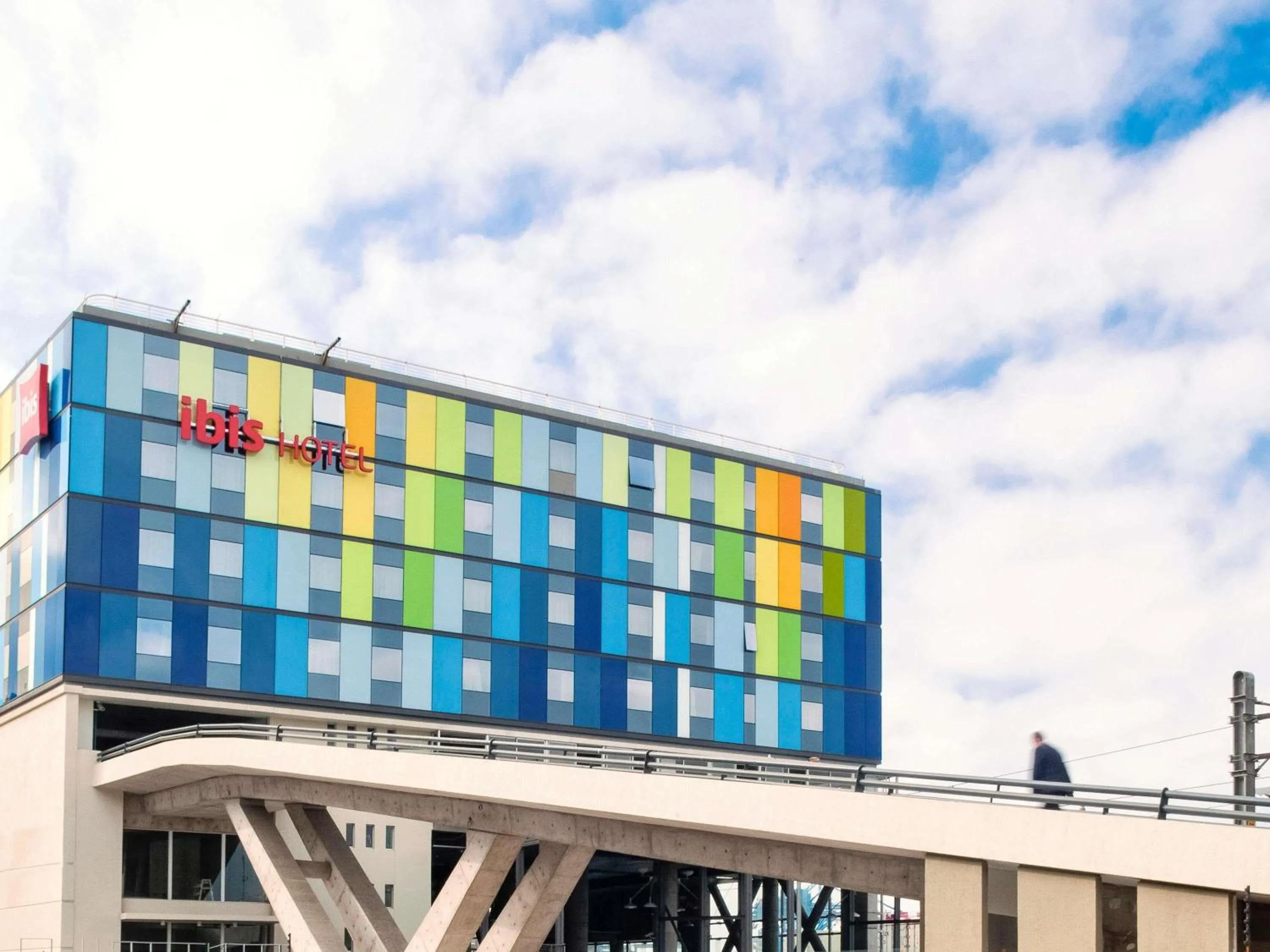 Property building in ibis Valparaiso