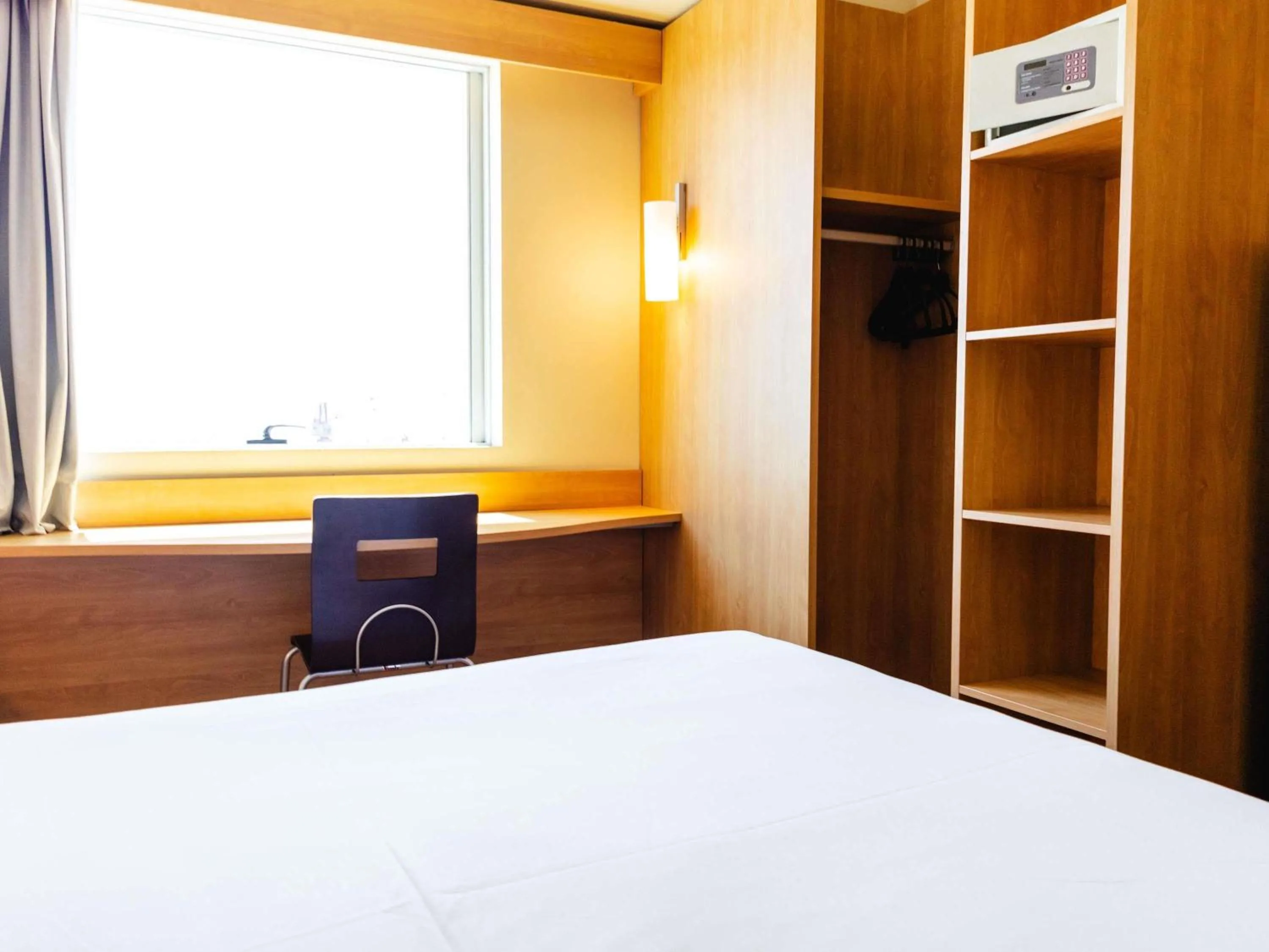 Bedroom, Bed in ibis Valparaiso