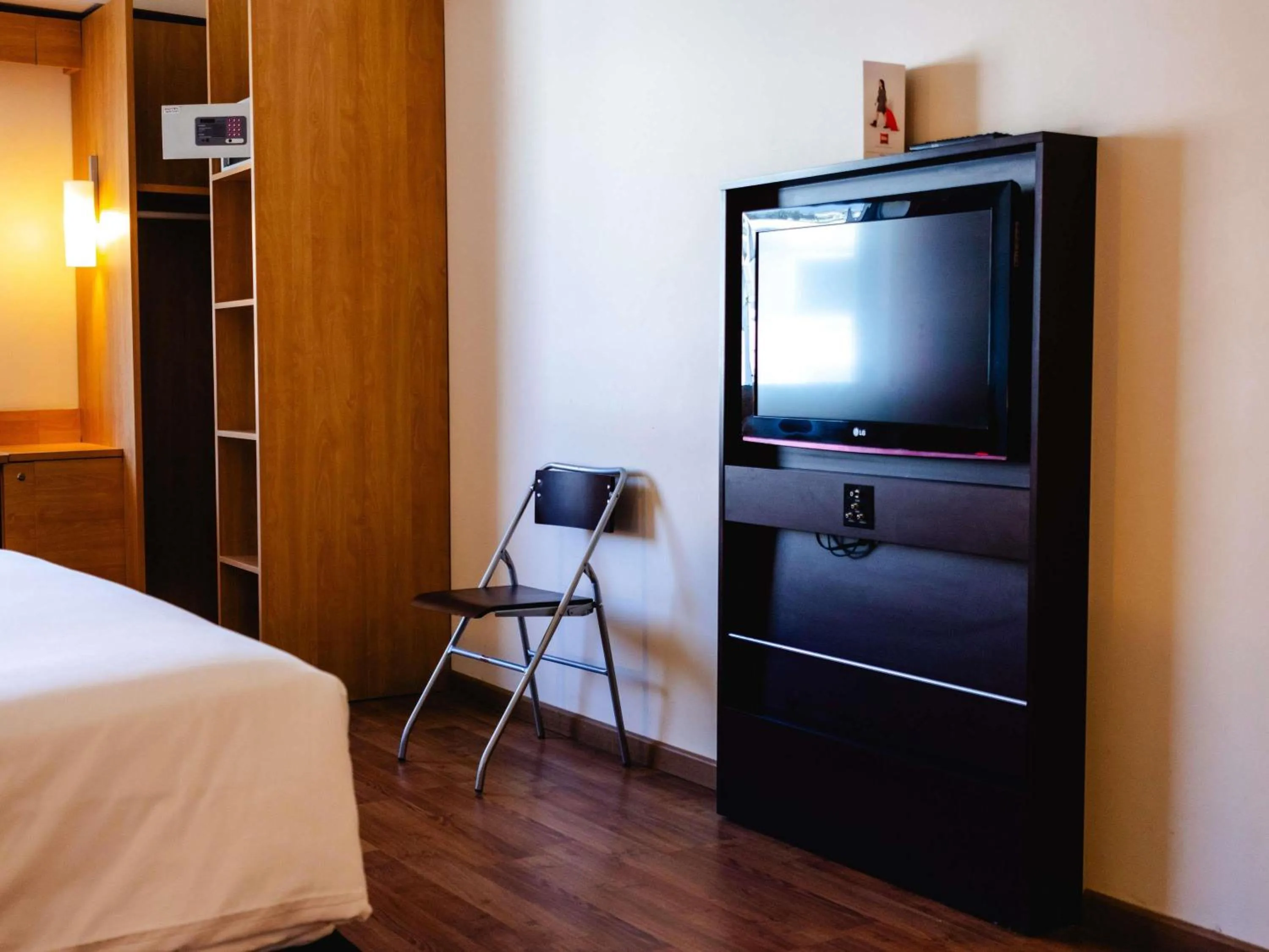 Bedroom, Bed in ibis Valparaiso