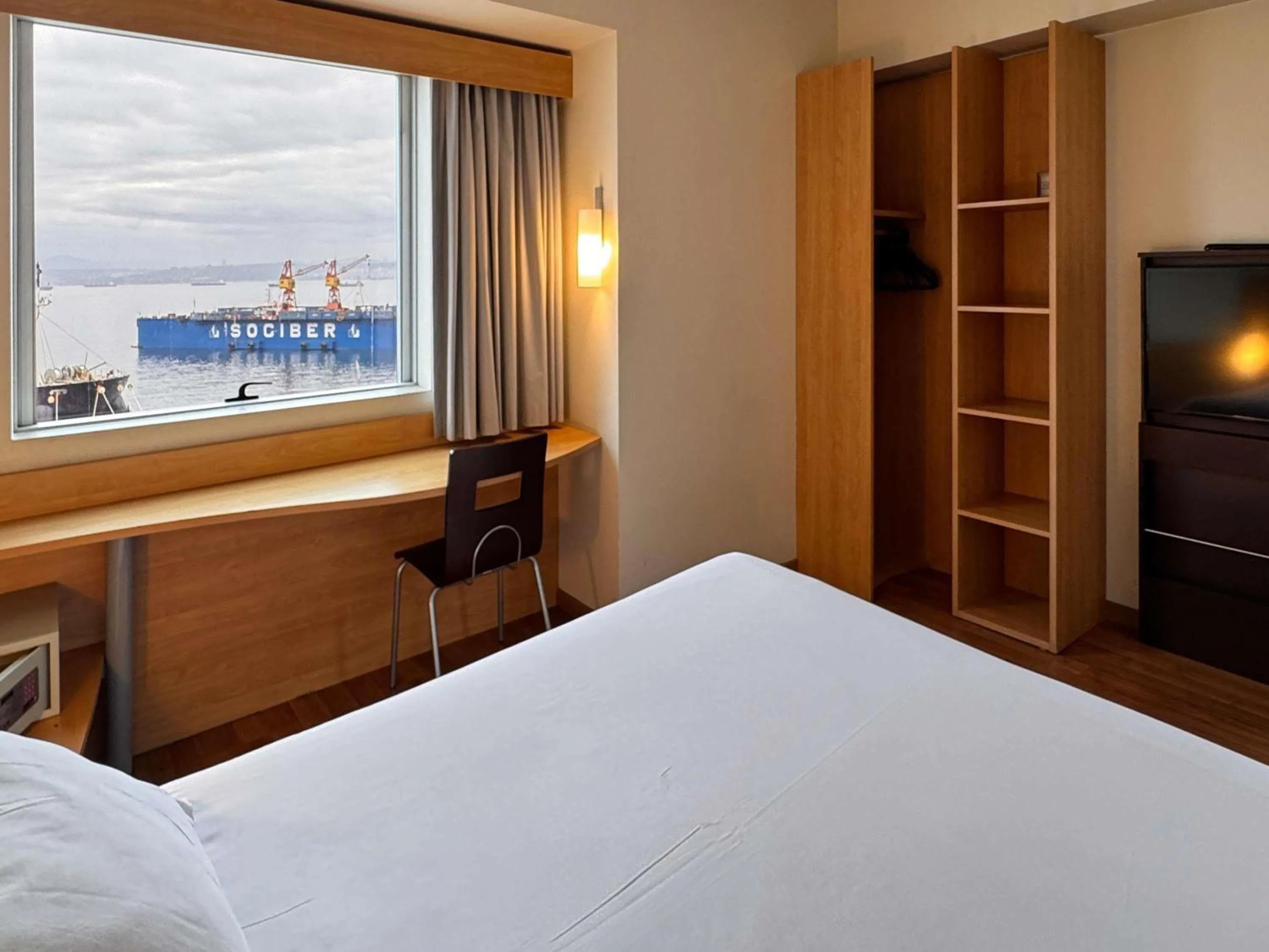 Bedroom, Bed in ibis Valparaiso