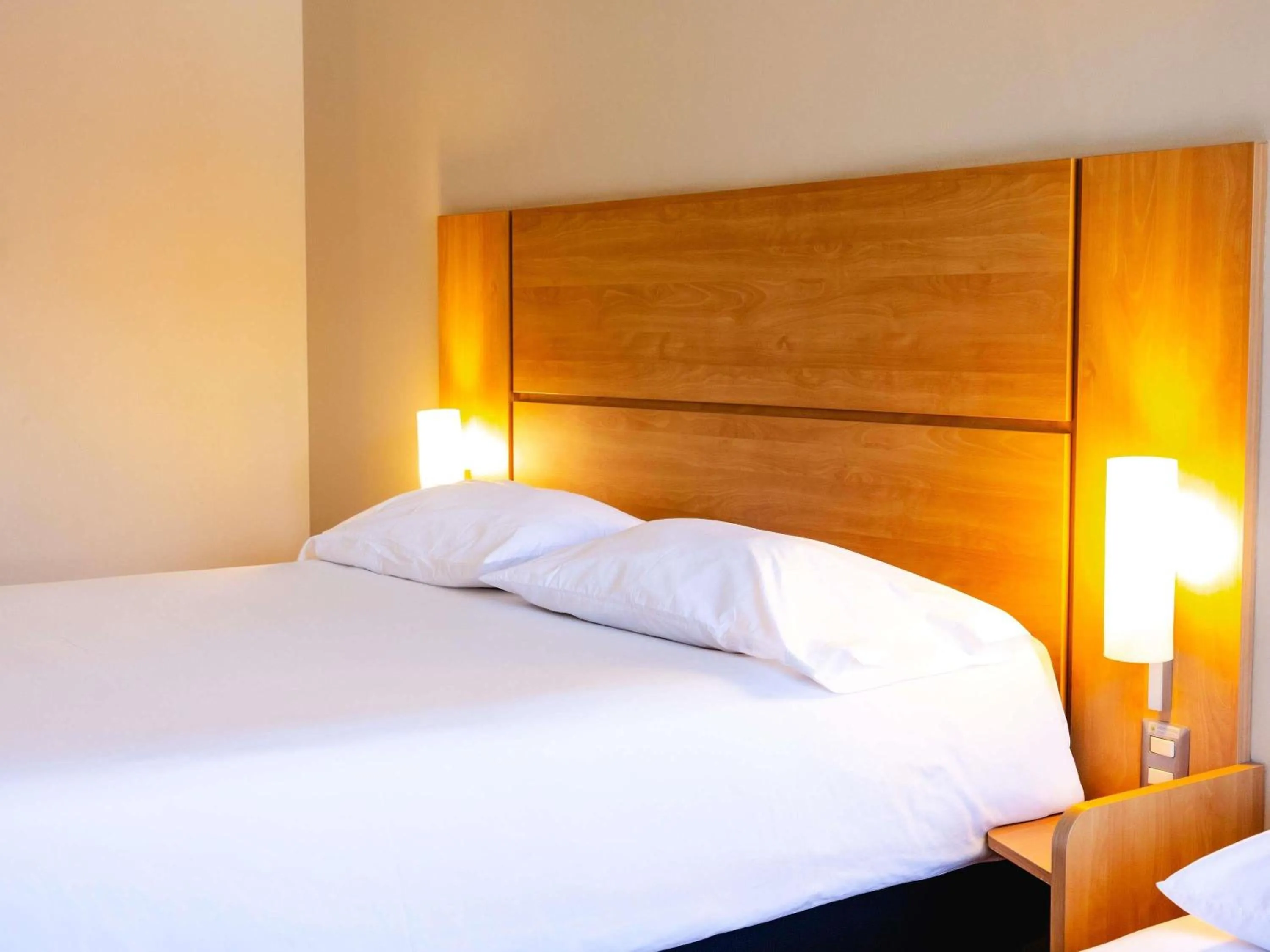 Bedroom, Bed in ibis Valparaiso