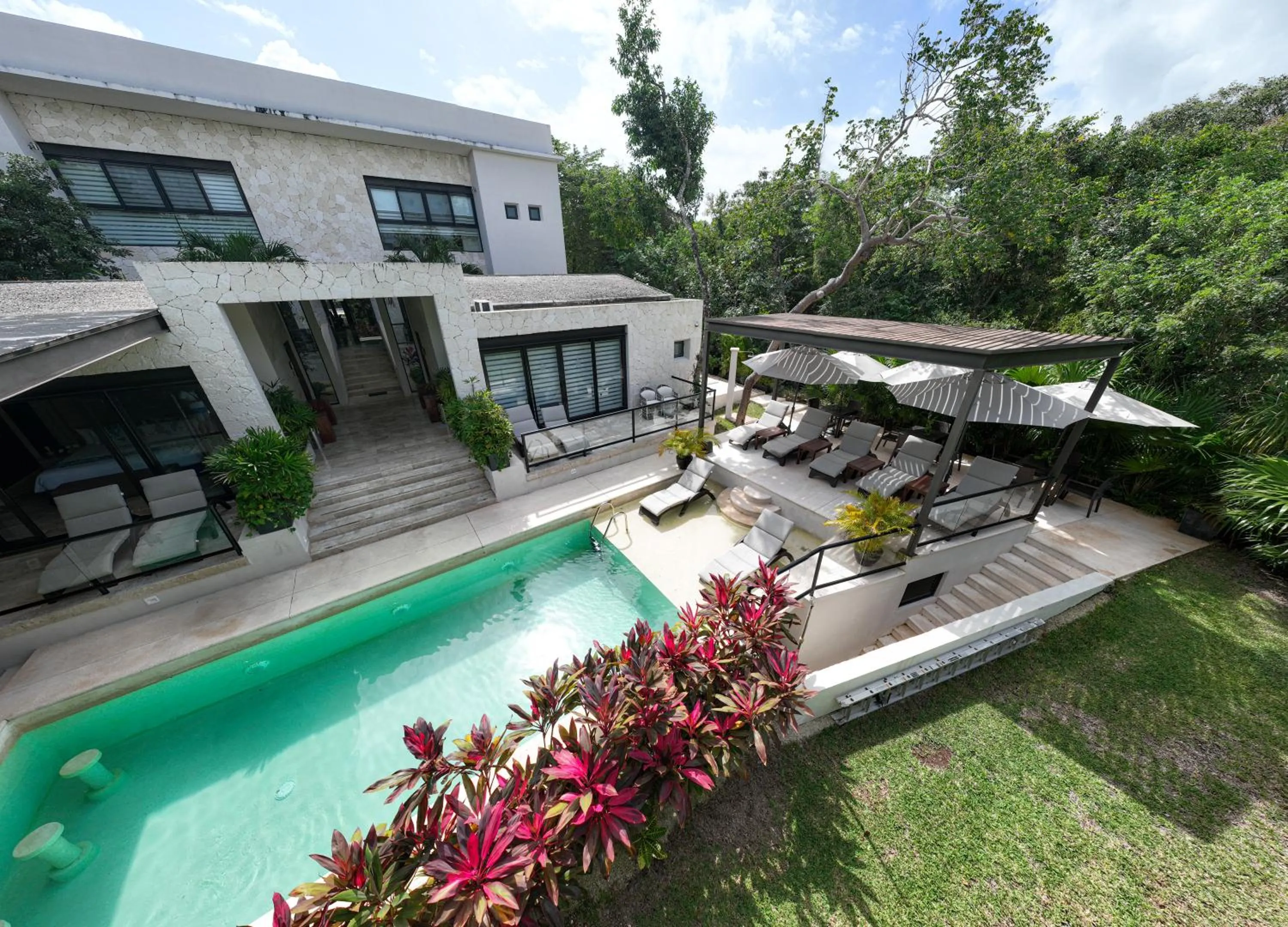 Garden in Xaha Villas Suites & Golf Resort