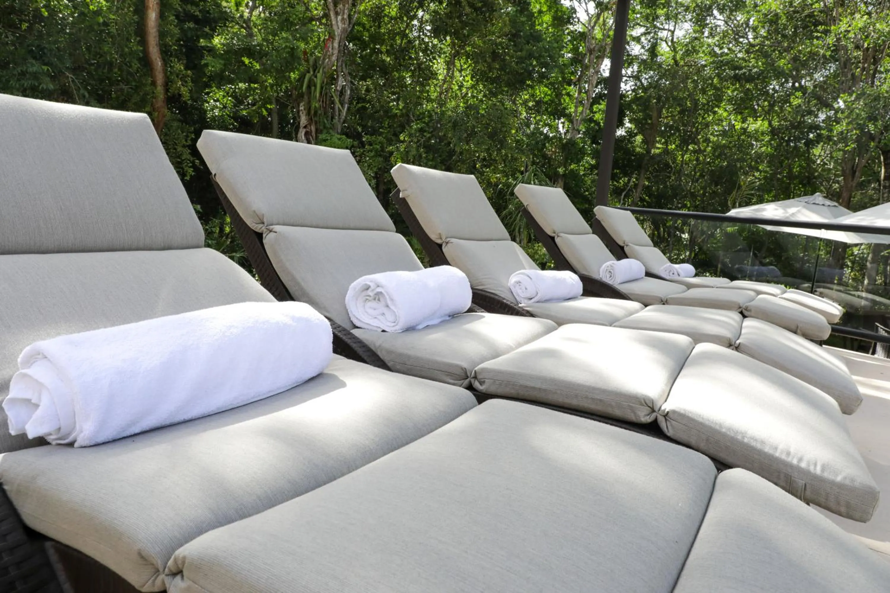 Swimming pool in Xaha Villas Suites & Golf Resort