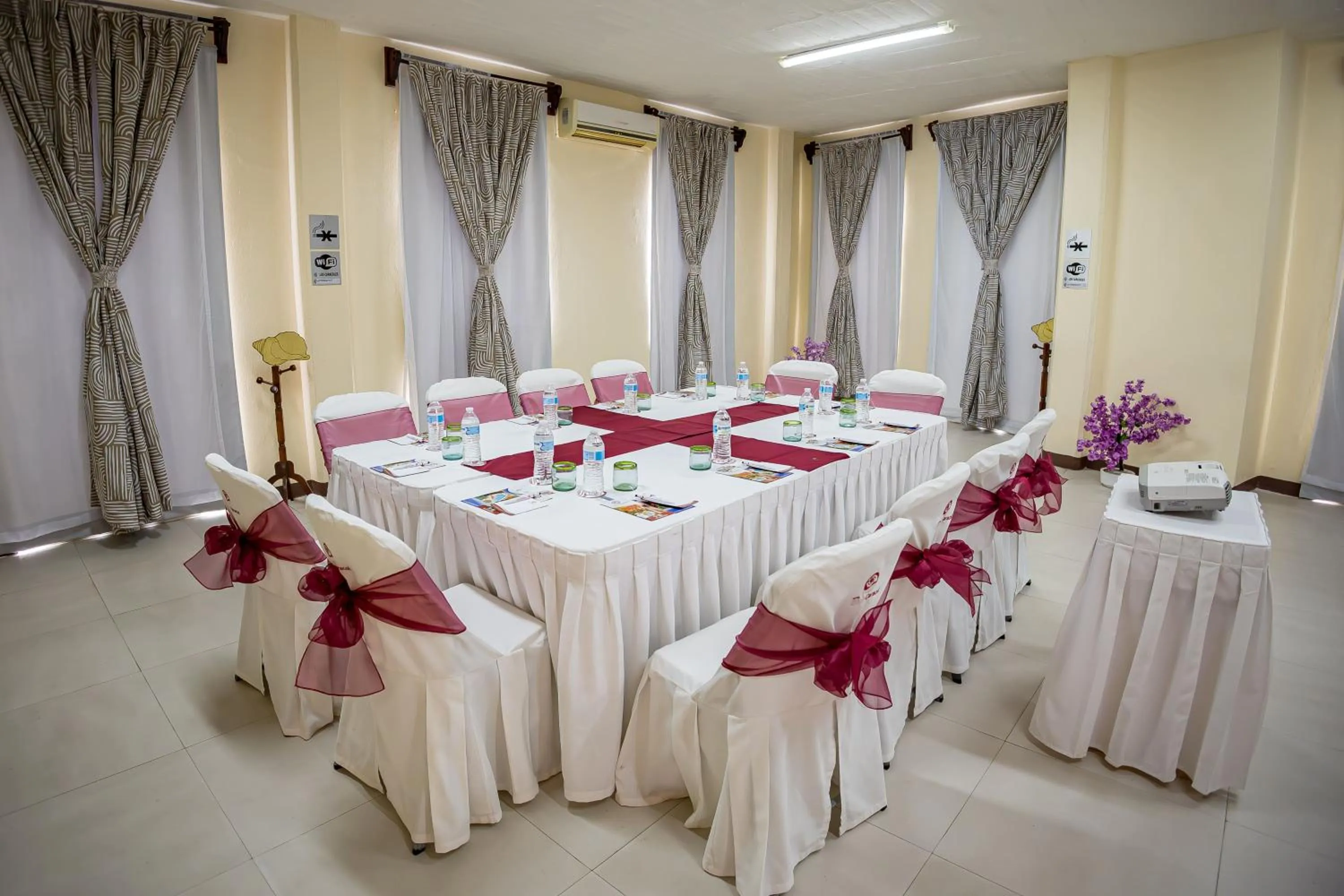 Meeting/conference room in Hotel Zihua Caracol