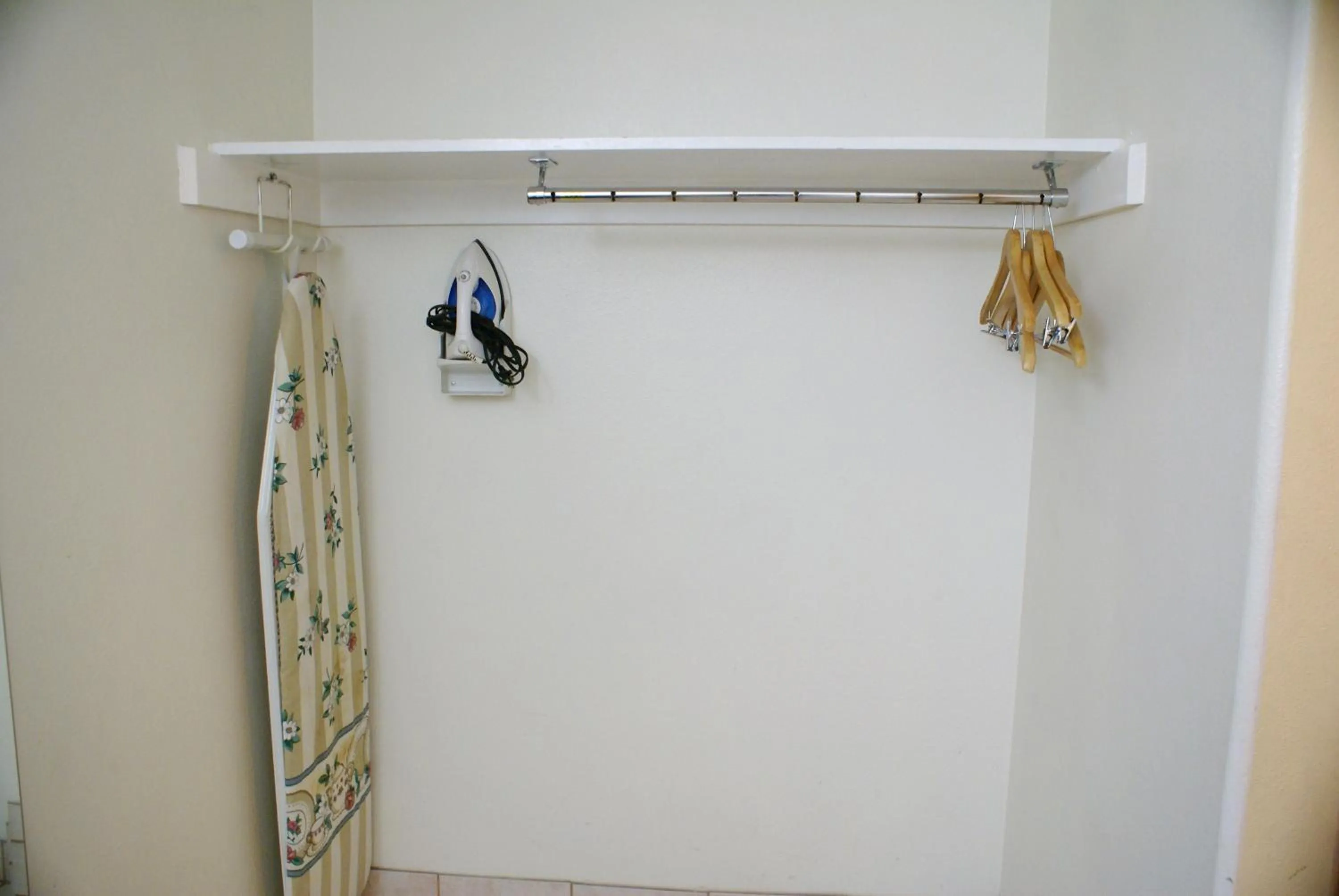 Decorative detail in Colony Inn