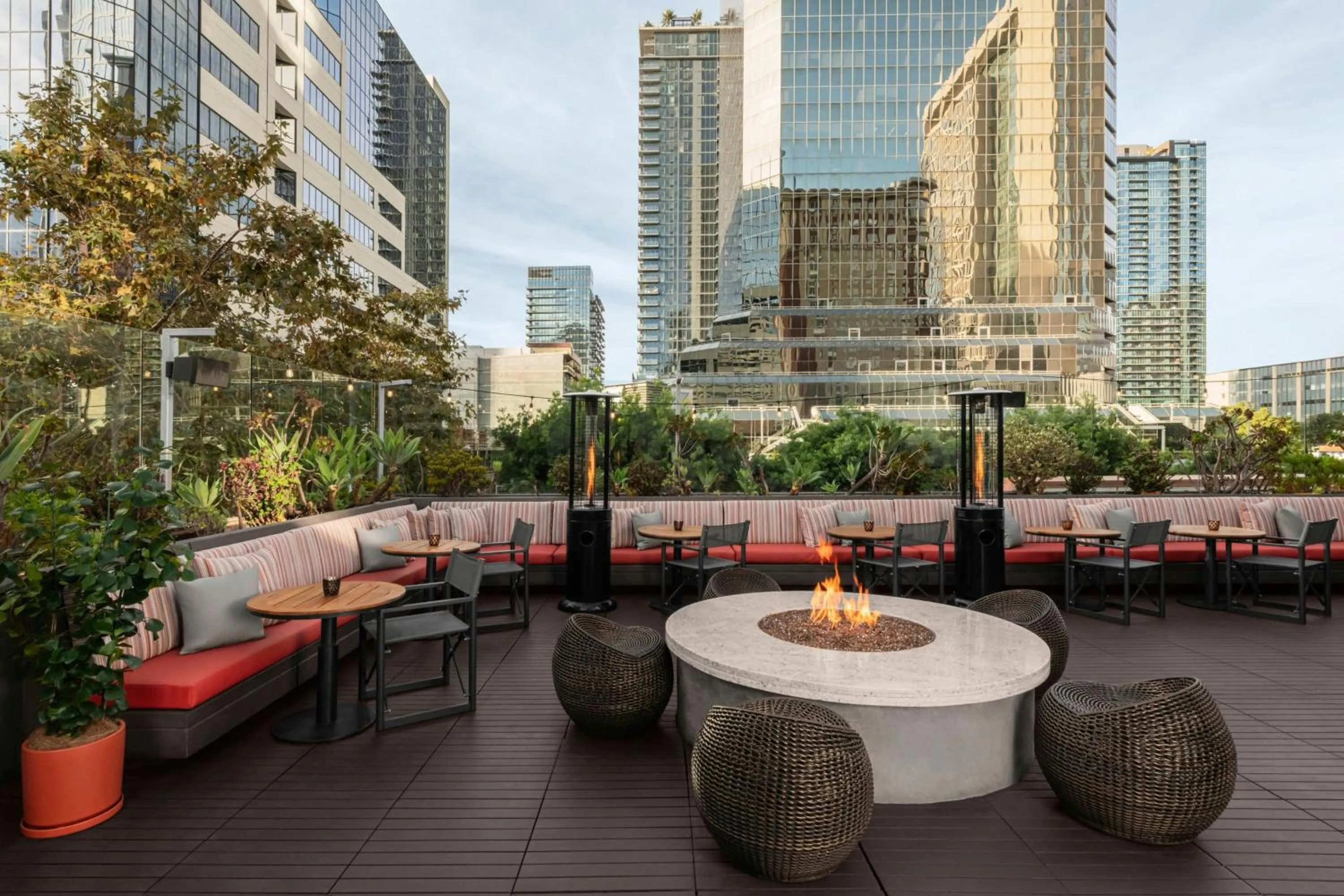 Restaurant/places to eat in Hotel Republic San Diego, Autograph Collection