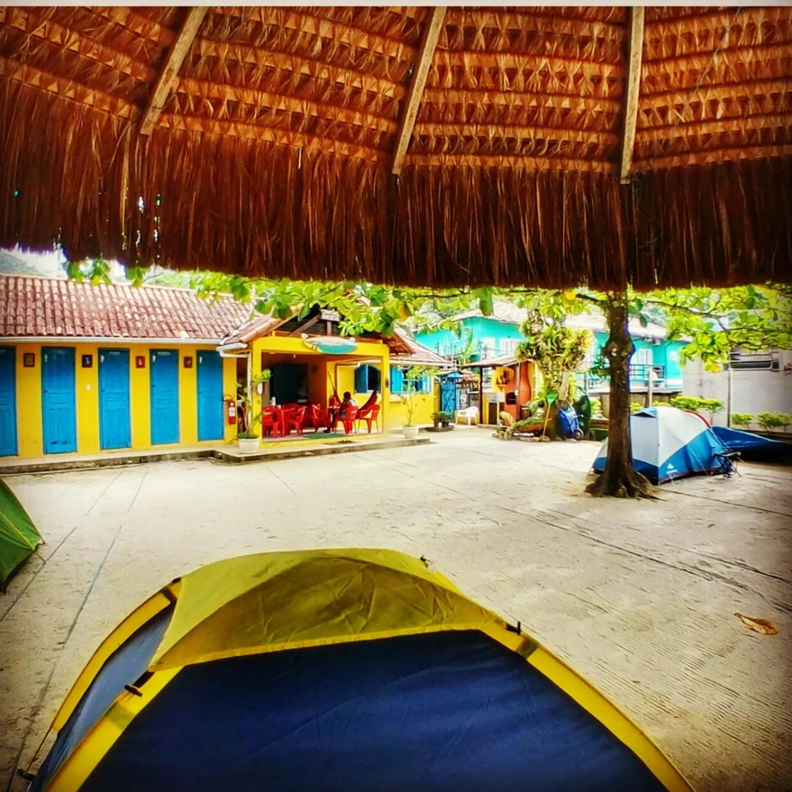 Inner courtyard view in Raio de Sol pousada & camping