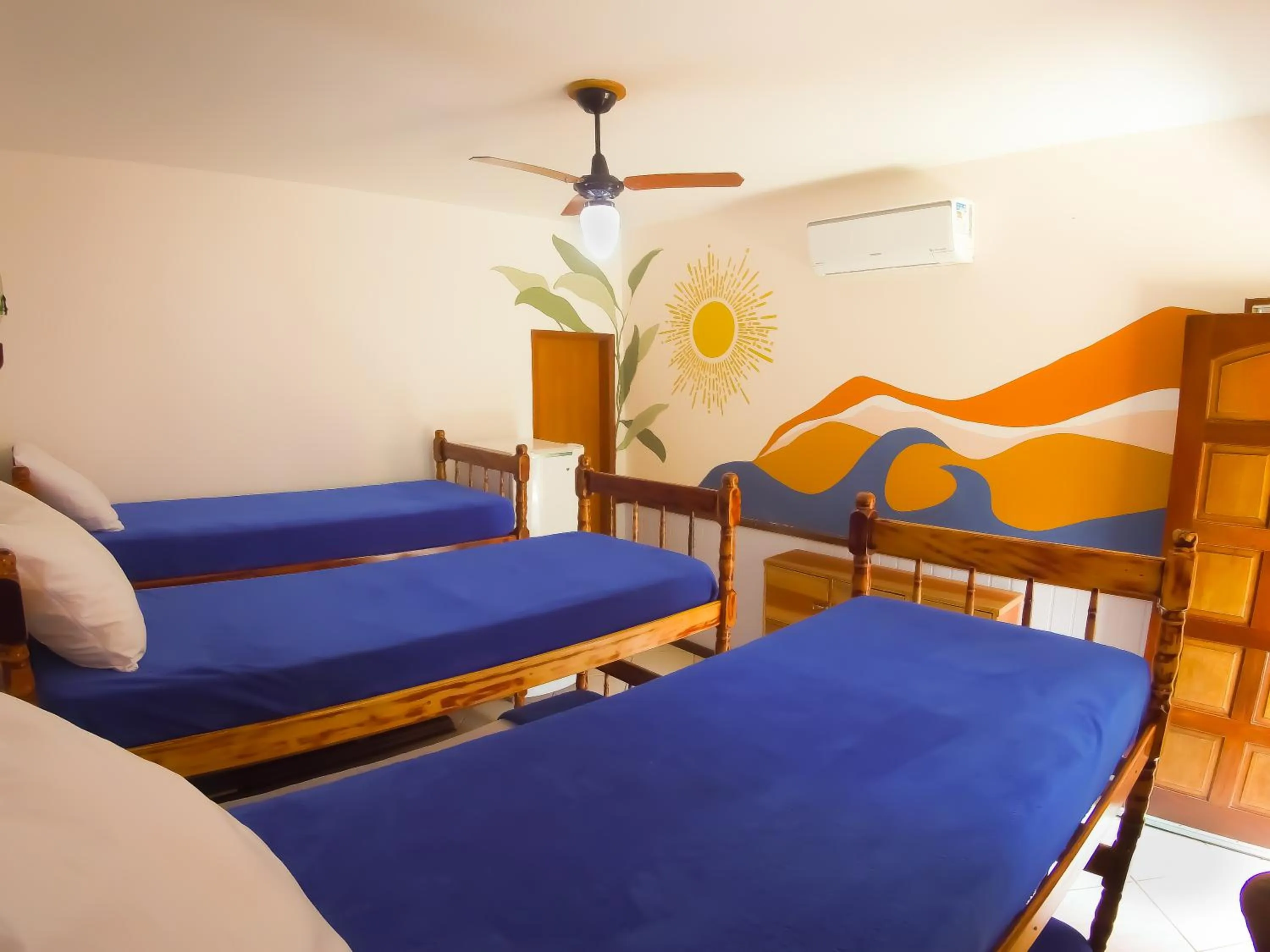 Photo of the whole room, Bed in Raio de Sol pousada & camping