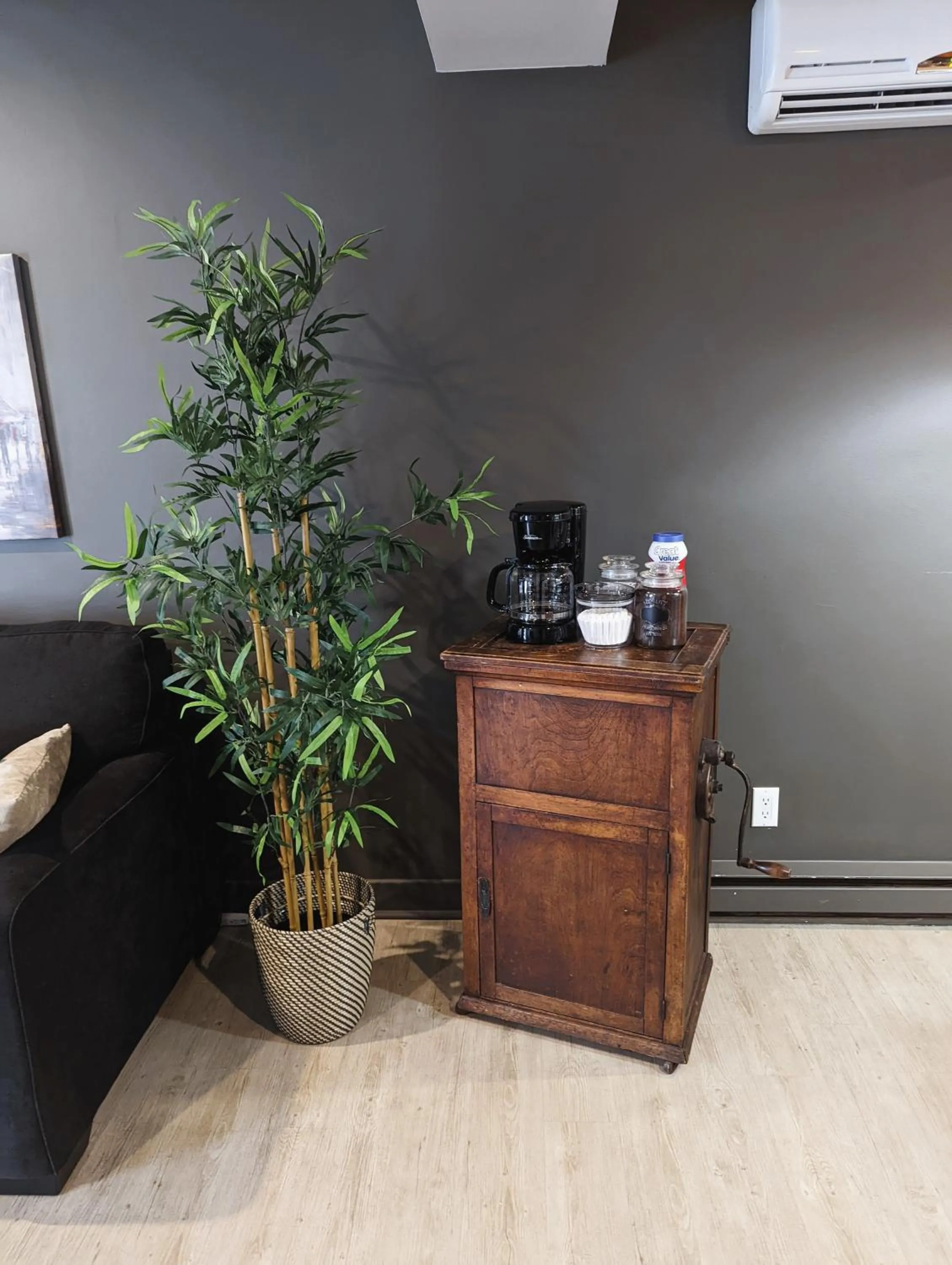 Coffee/tea facilities in Hébergement Harvey