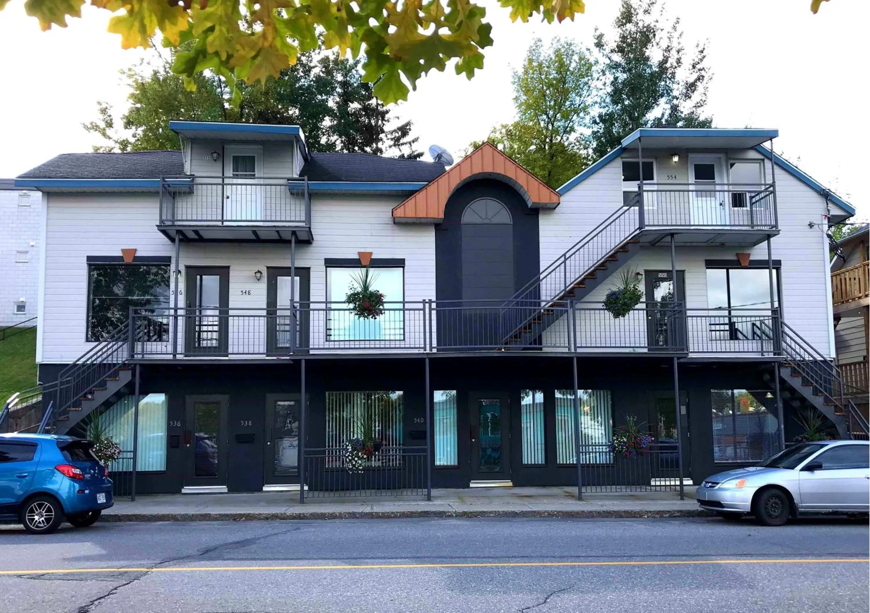 Property building in Hébergement Harvey