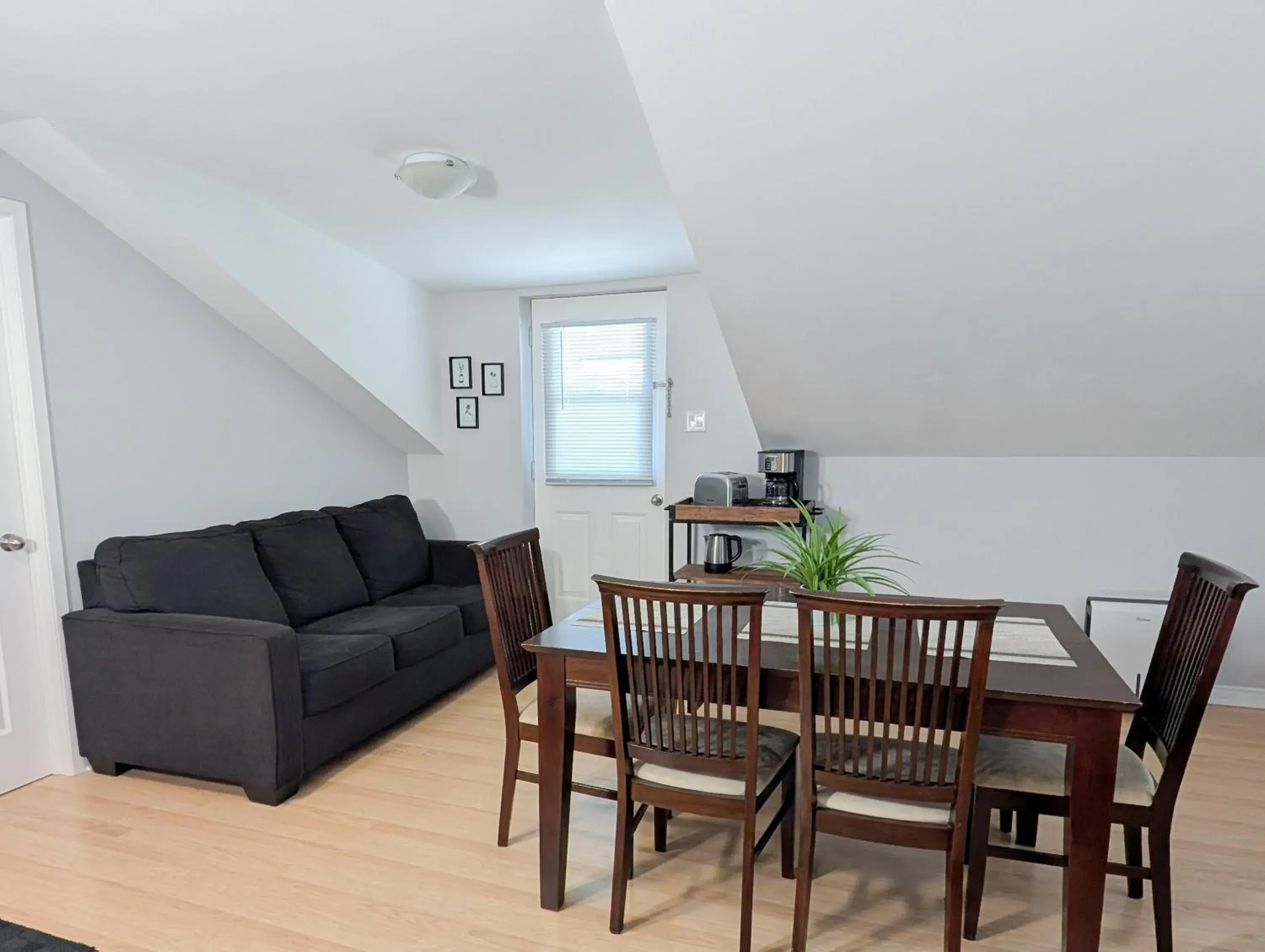 Two-Bedroom Apartment in Hébergement Harvey Two-Bedroom Apartment in Hébergement Harvey