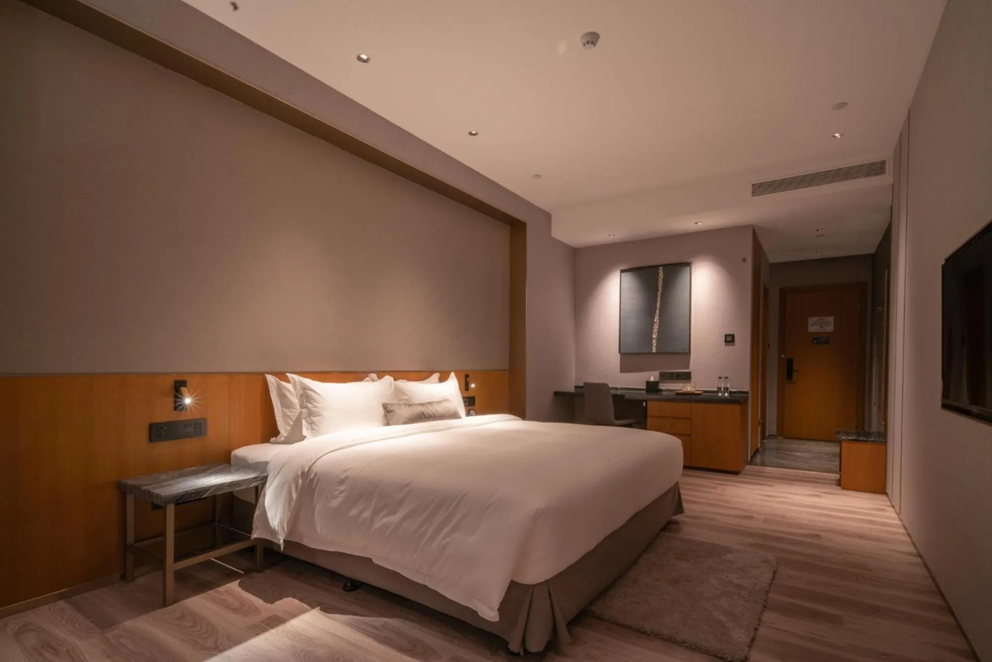 Photo of the whole room in The Luzerne Hotel