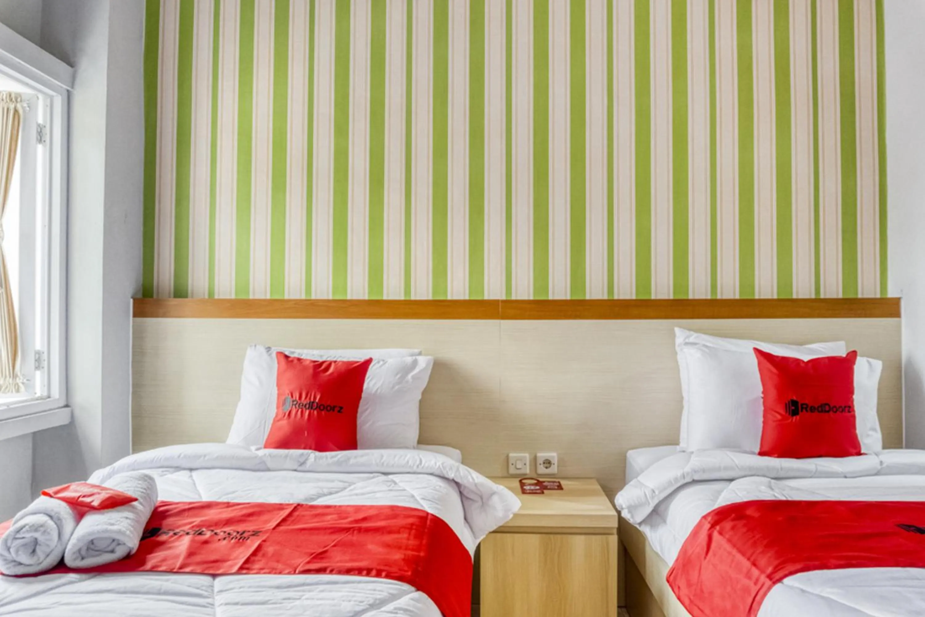 Bedroom, Bed in RedDoorz near Sindu Kusuma Edupark 2