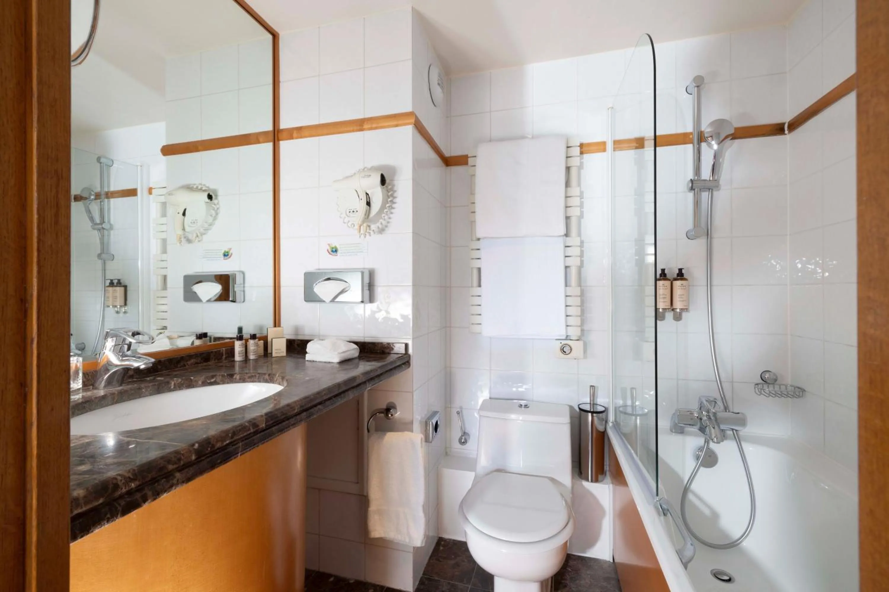 Shower in Royal Saint Michel