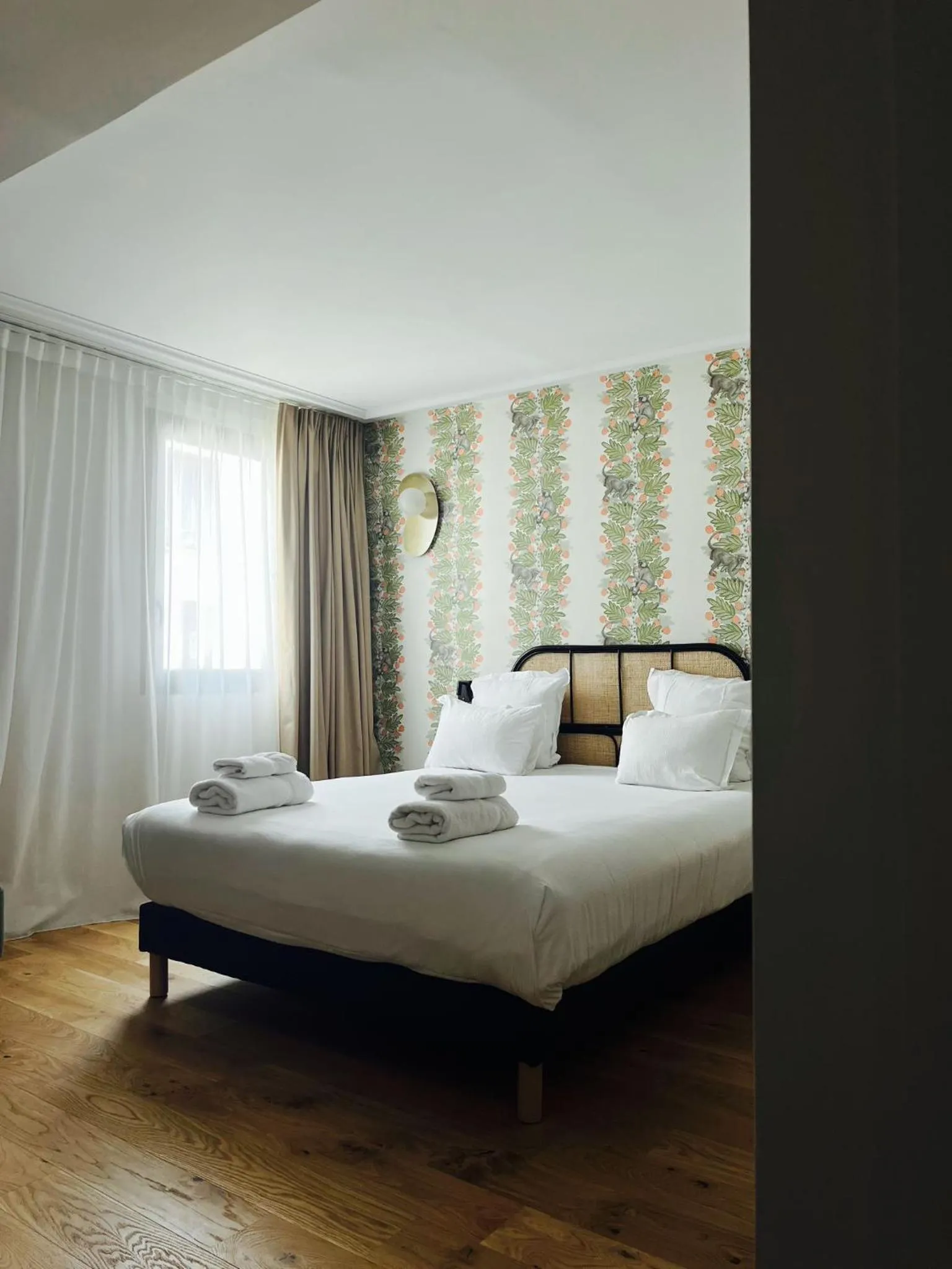 Bedroom, Bed in Dali Hôtel Perpignan - Restaurant