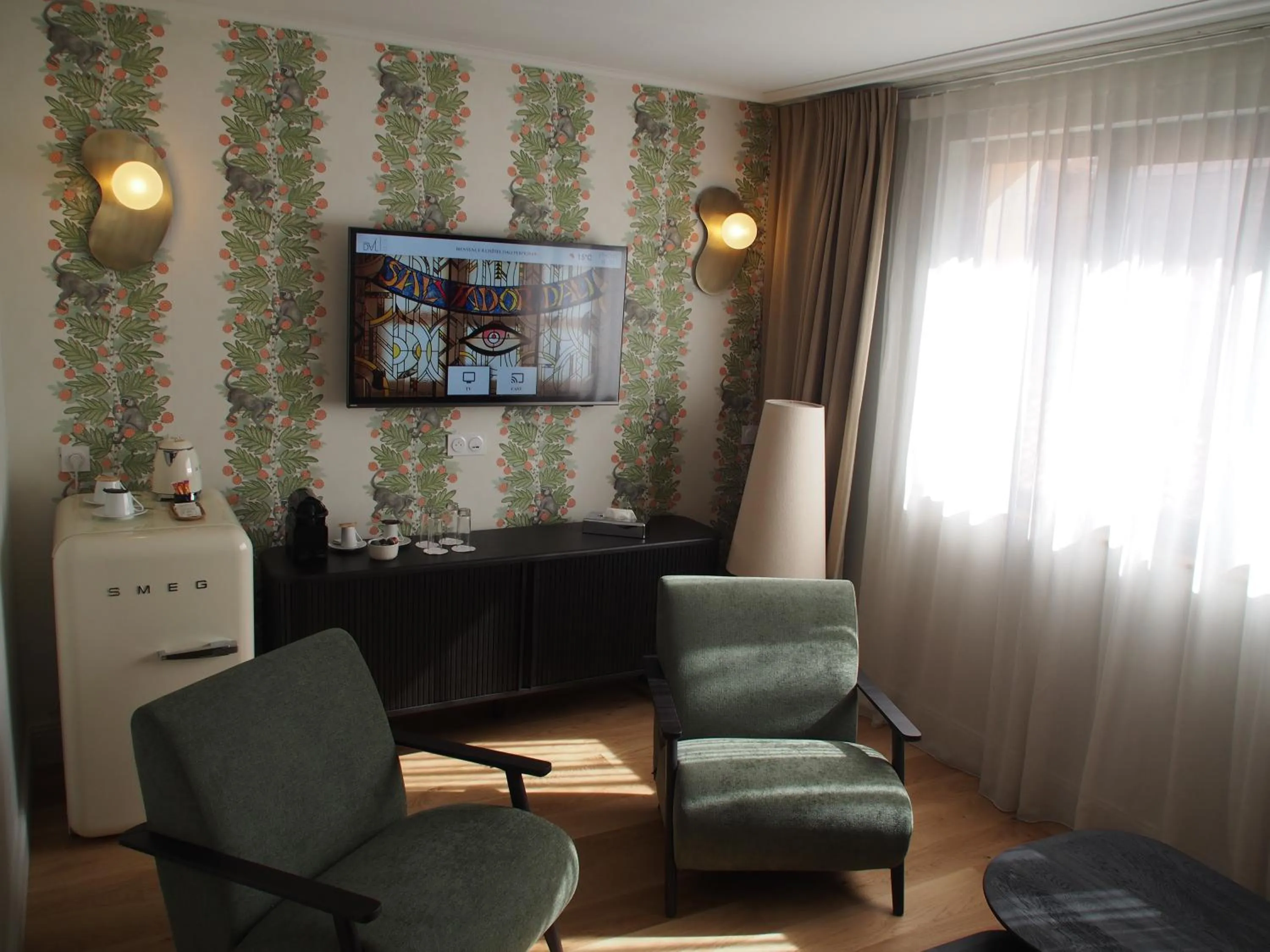 Living room in Dali Hôtel Perpignan - Restaurant