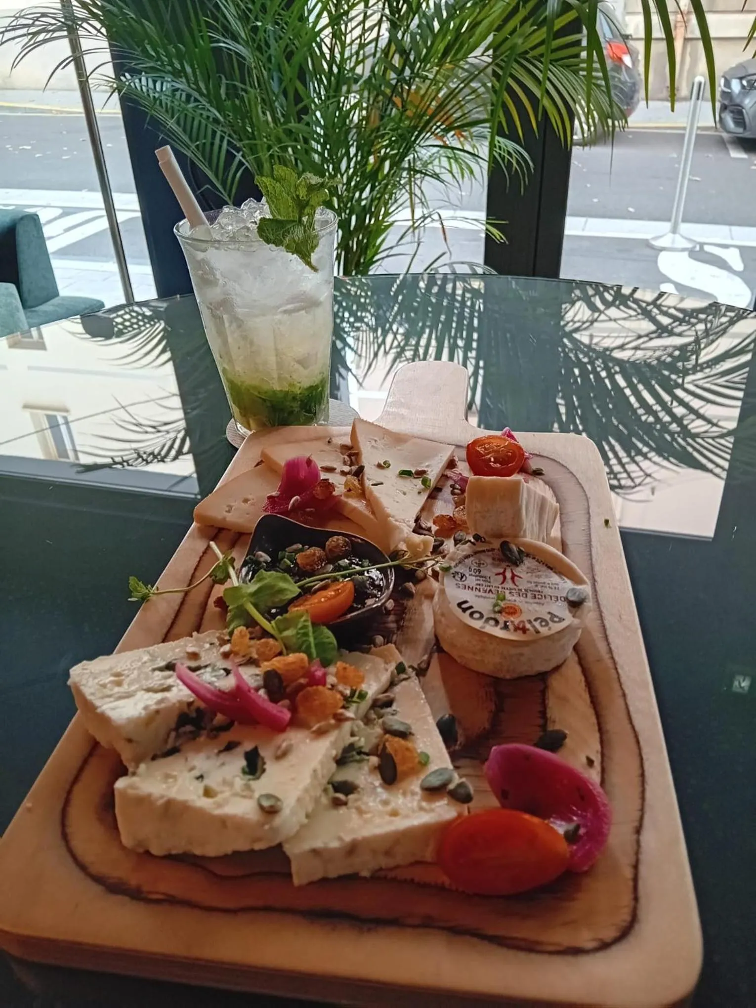 Food and drinks in Dali Hôtel Perpignan - Restaurant