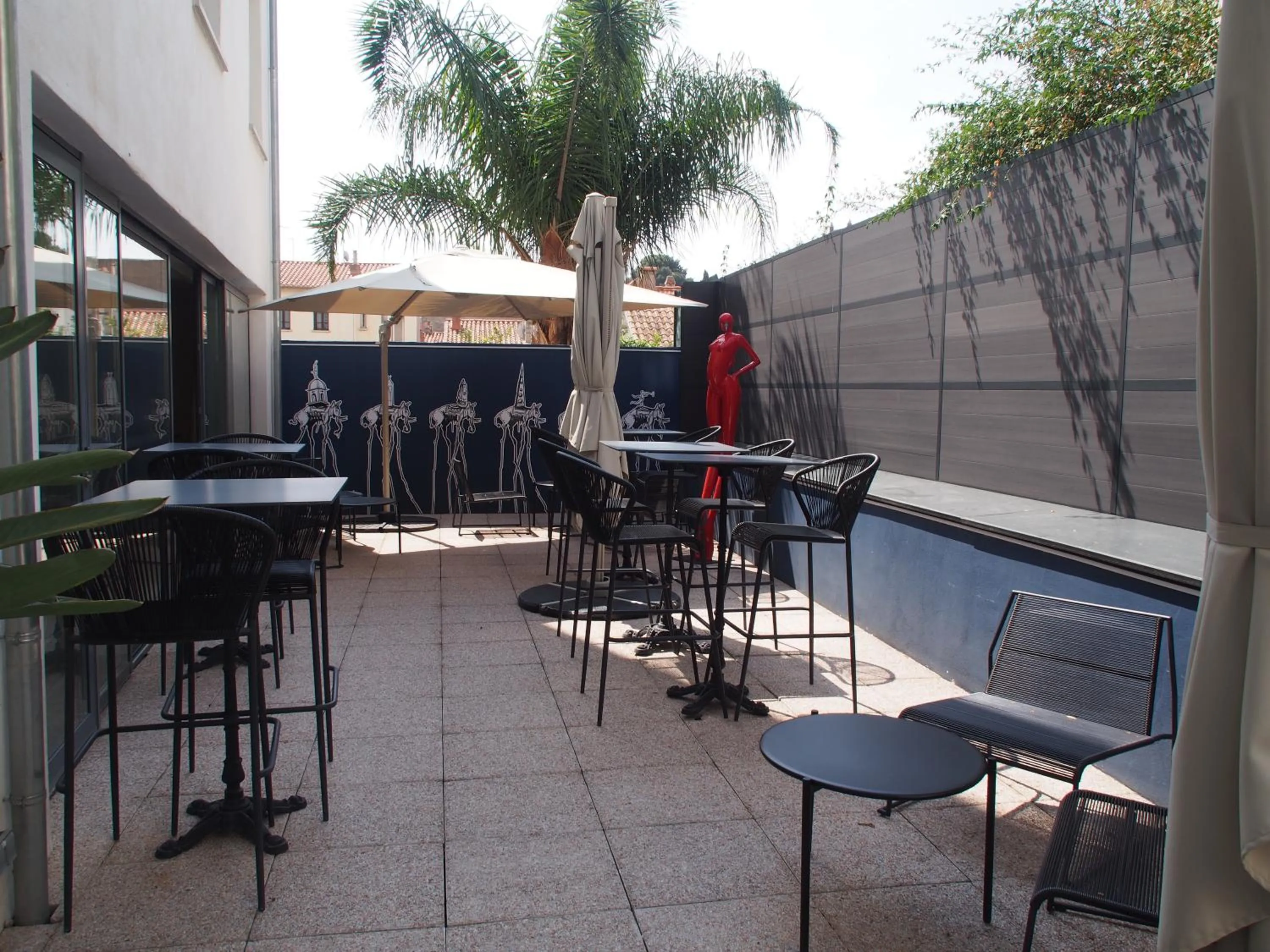 Balcony/Terrace in Dali Hôtel Perpignan - Restaurant