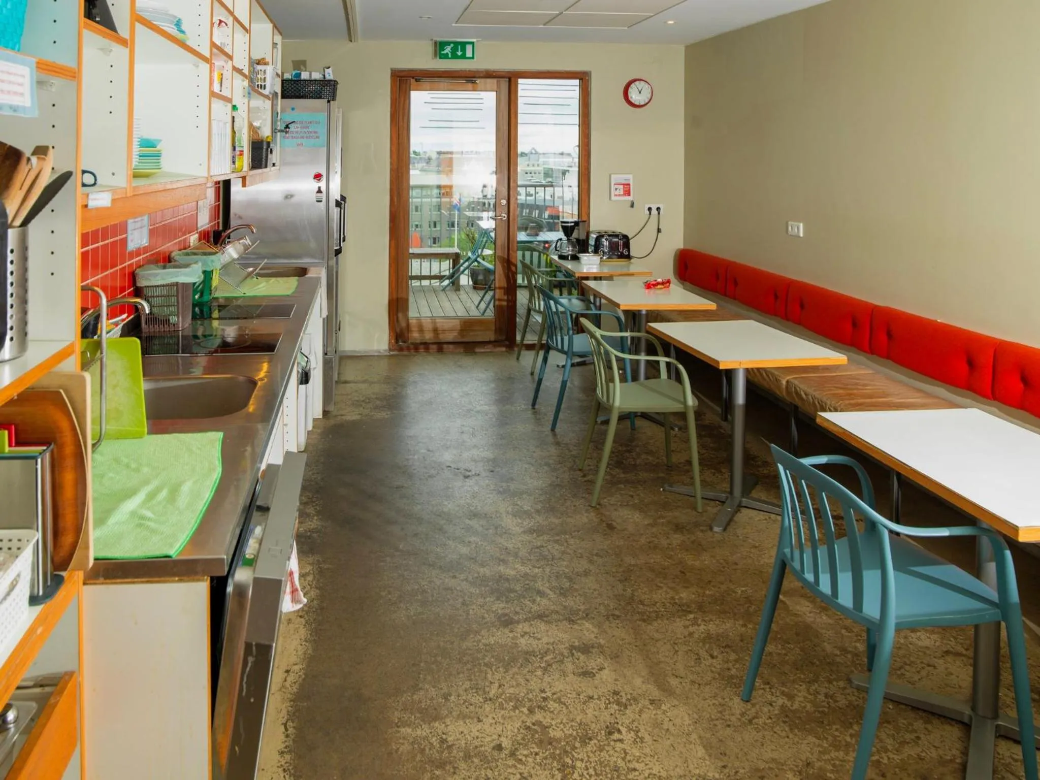 Communal kitchen in Loft - HI Eco Hostel