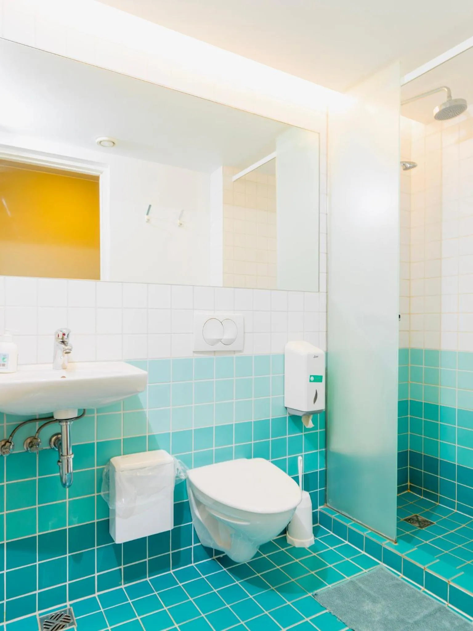 Bathroom in Loft - HI Eco Hostel