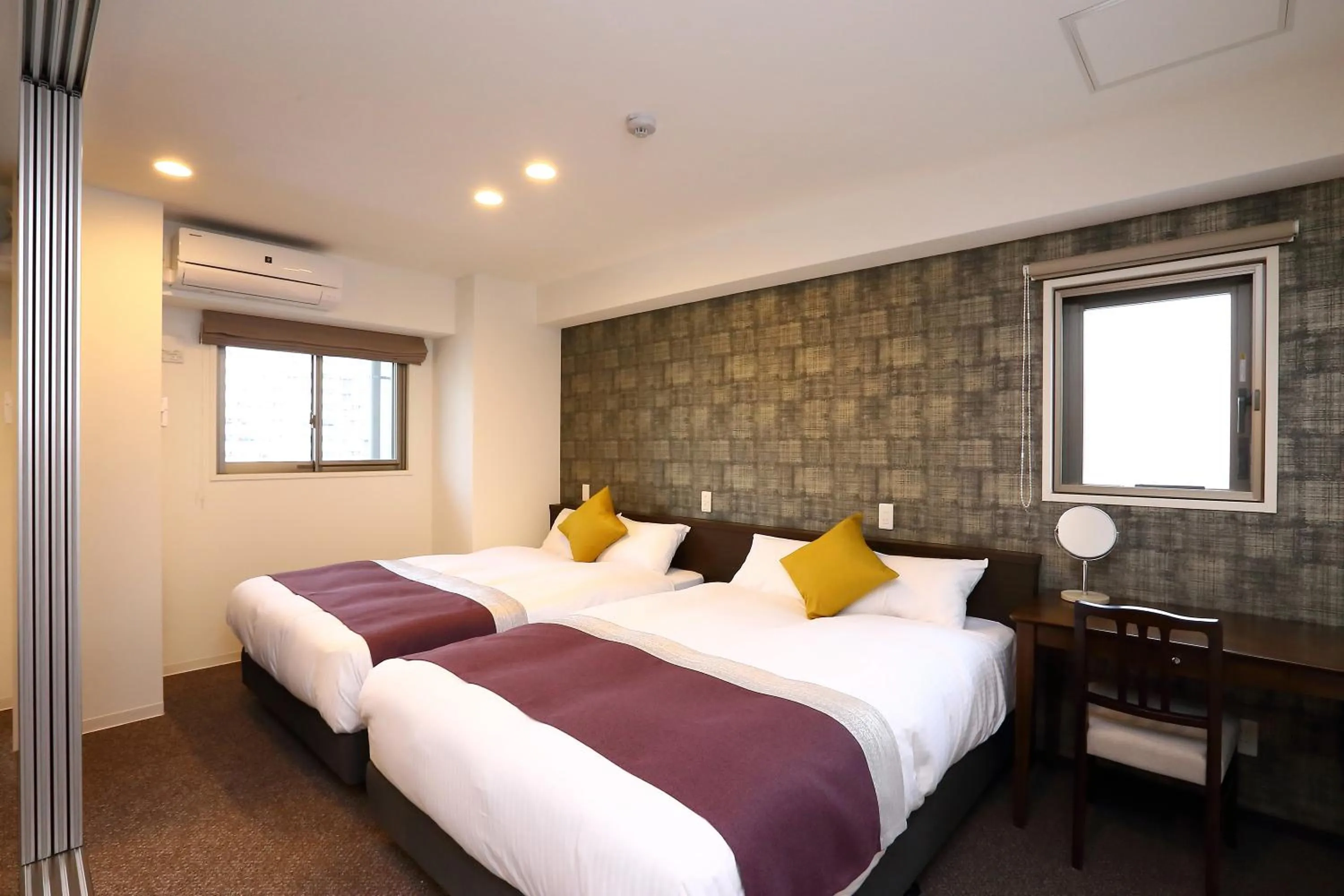 Bedroom, Bed in Marina Sunrise Osaka Bay