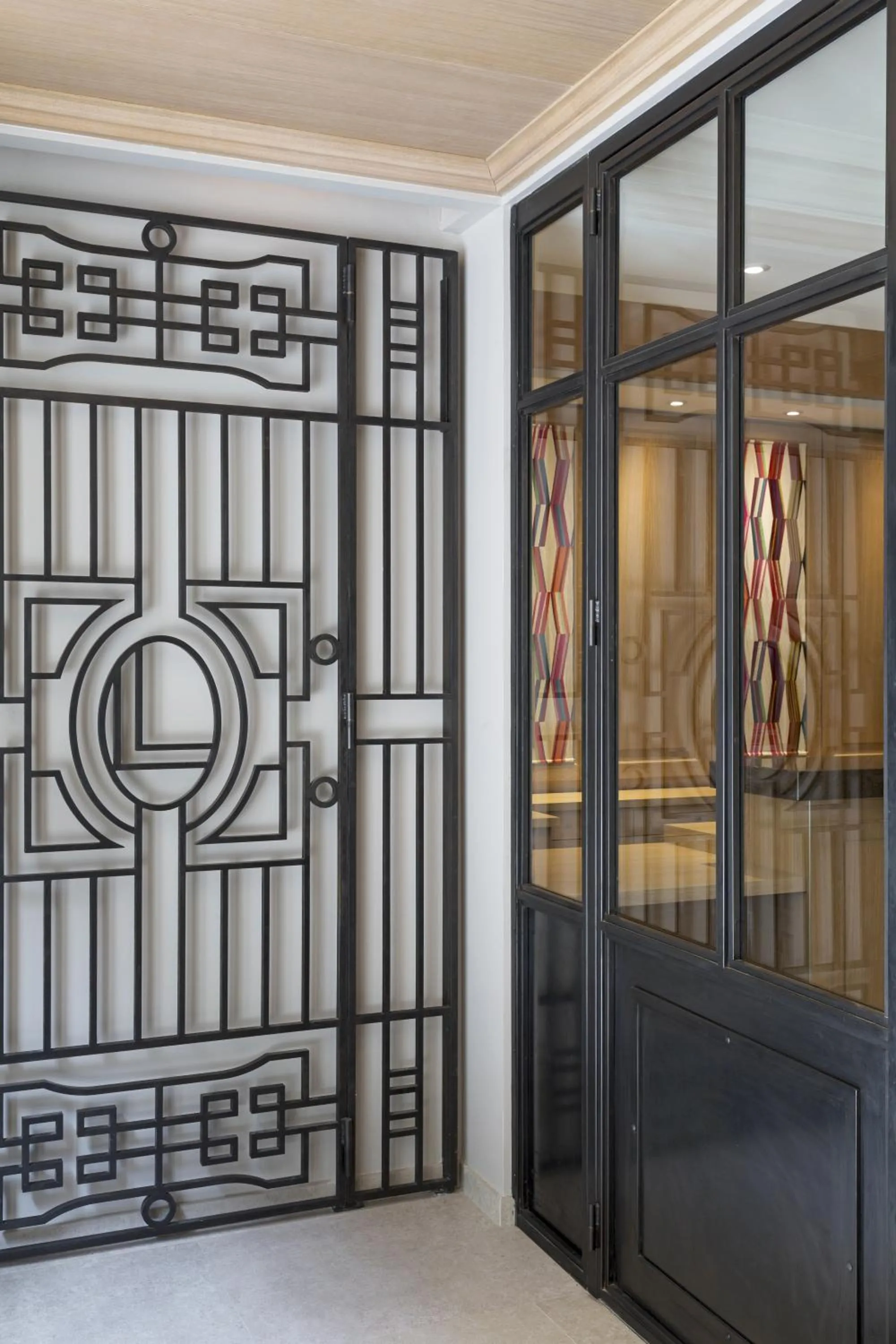 Facade/entrance in Le Littré