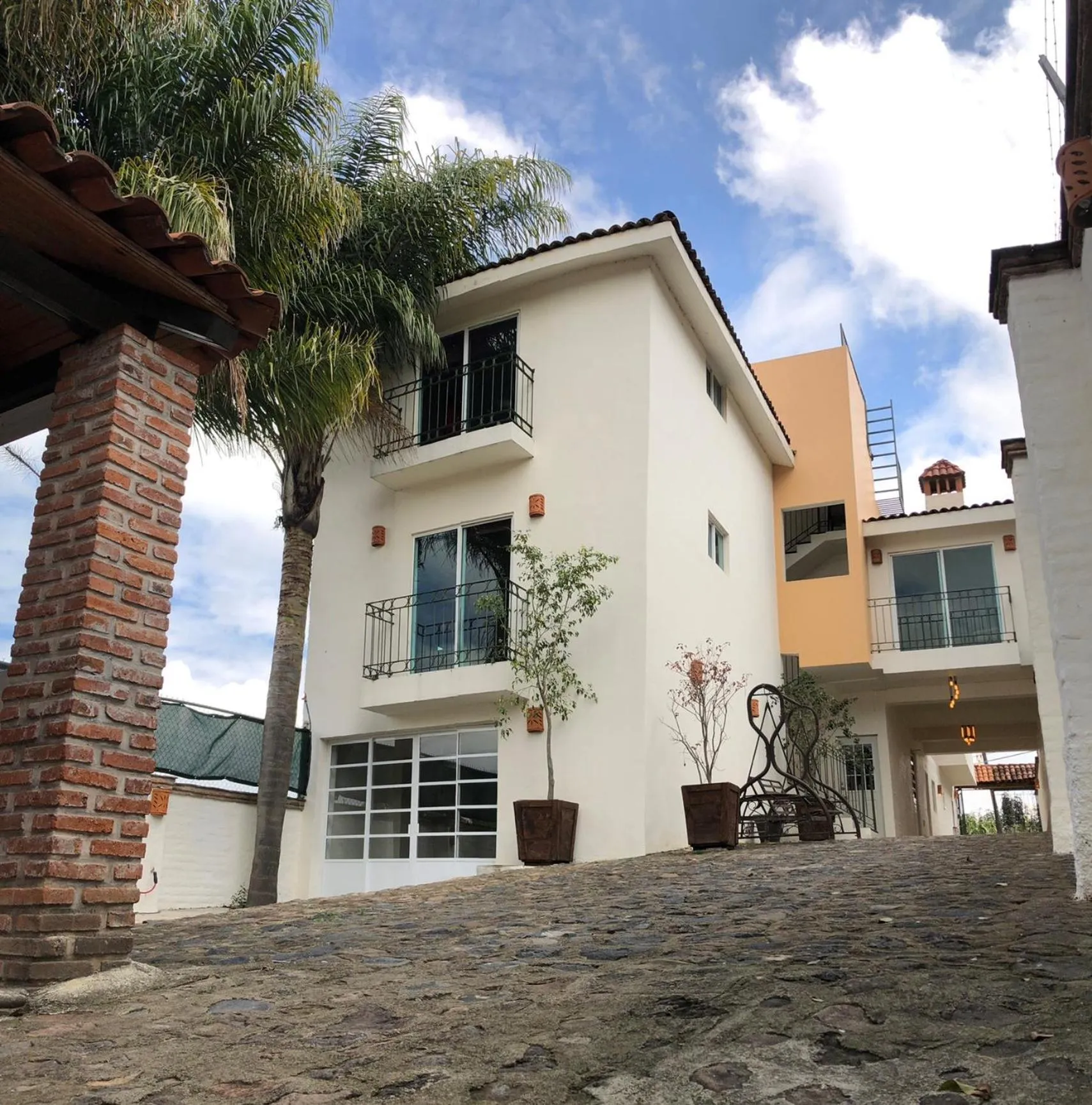 Property building in CHIFLON VILLAS