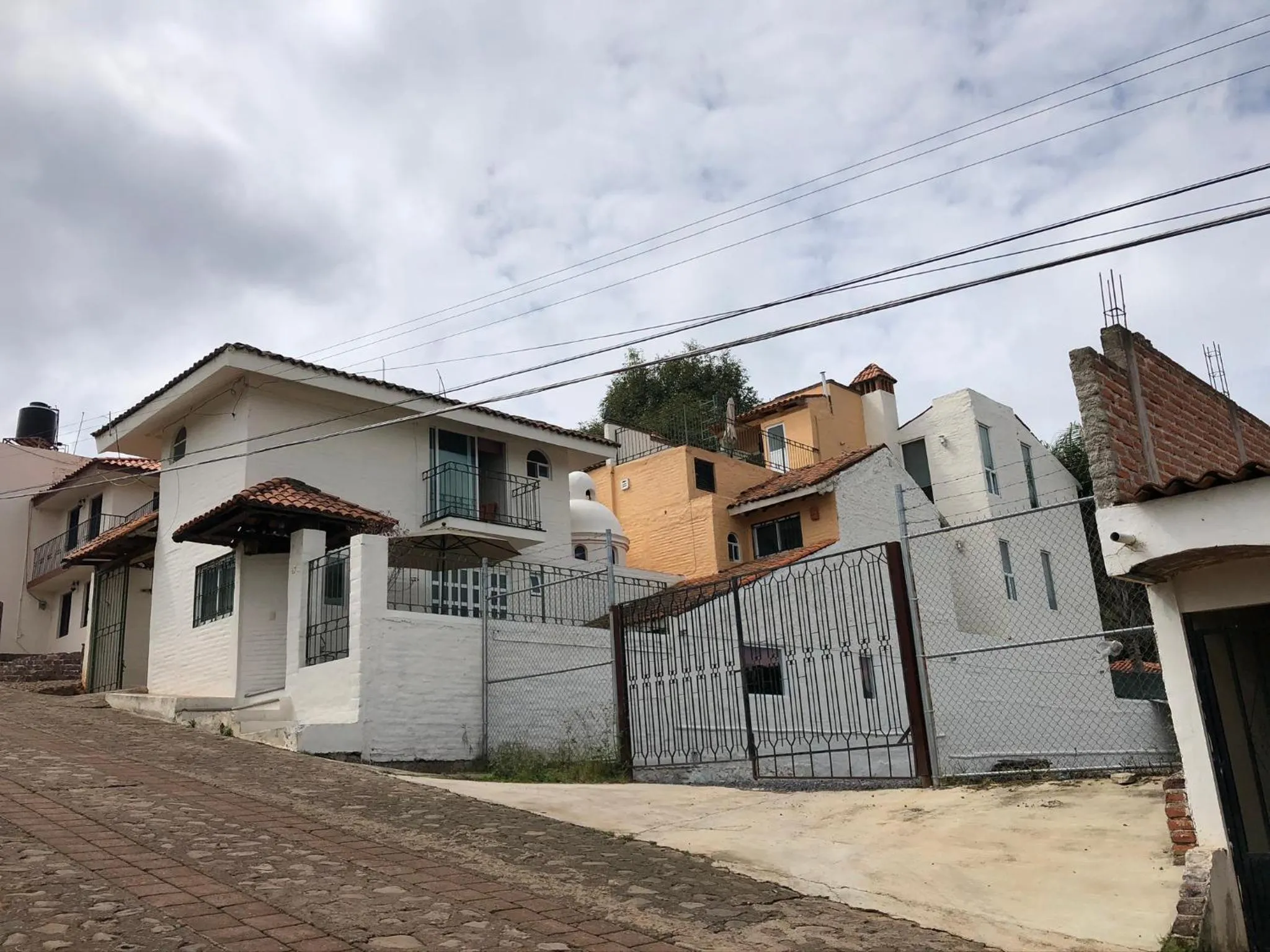 Property building in CHIFLON VILLAS