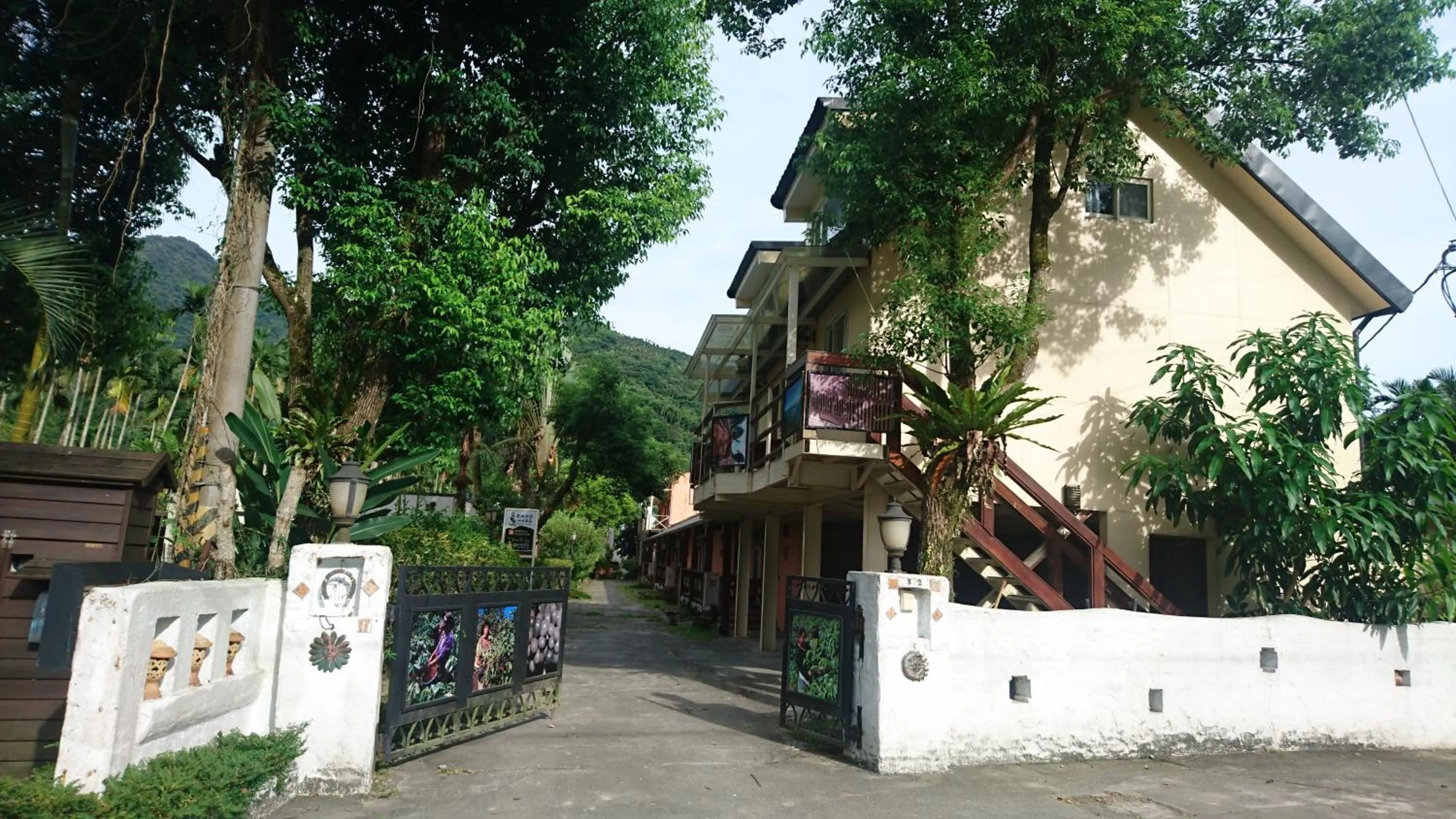 Monet Garden Coffee Farm