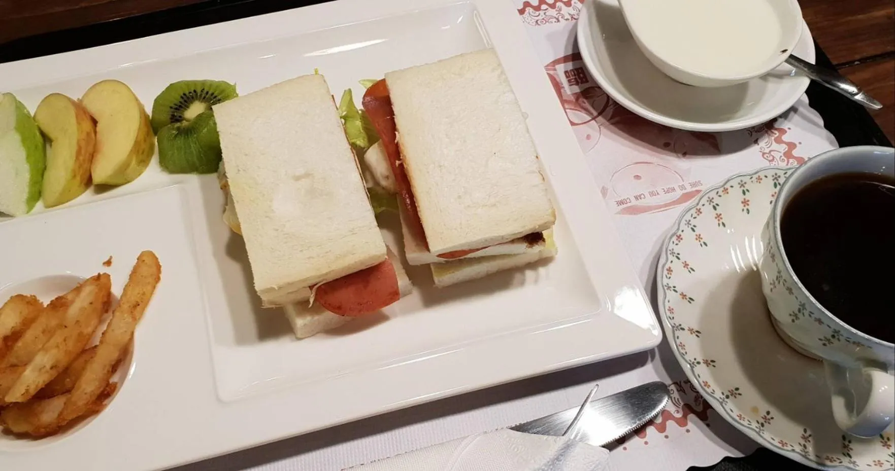 American breakfast in Monet Garden Coffee Farm