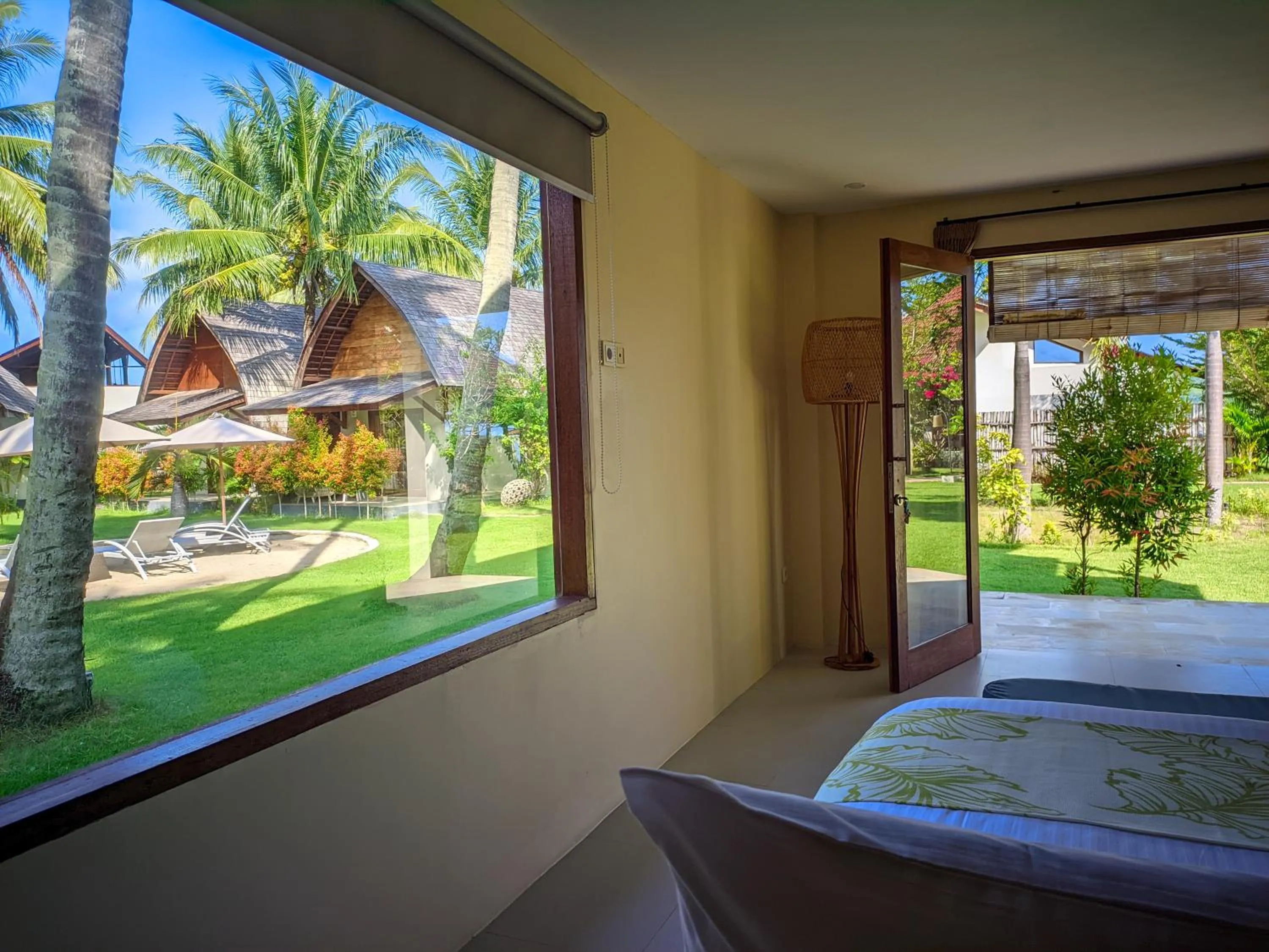 Patio, Bed in The Club Villas Lombok